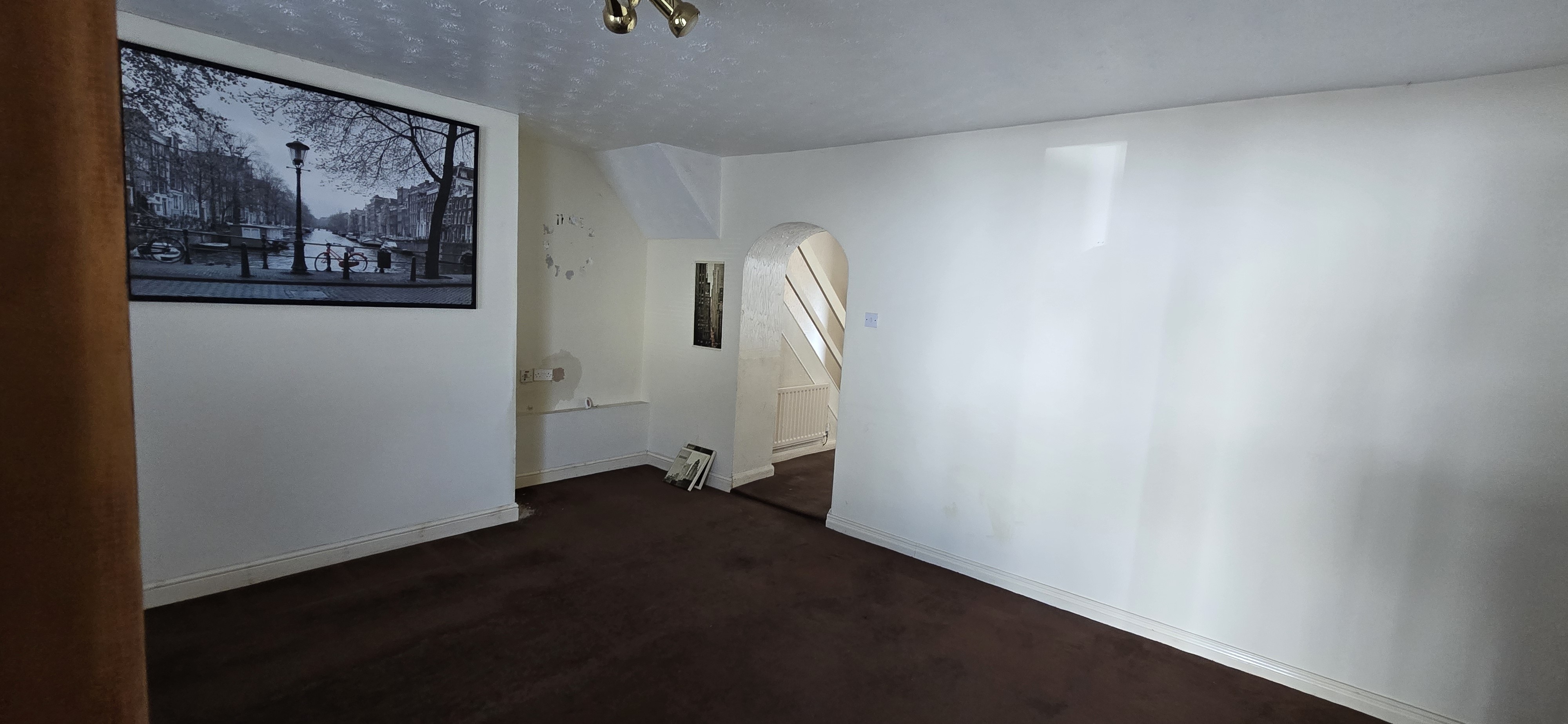 VACANT - Freehold Mid Terrace House 