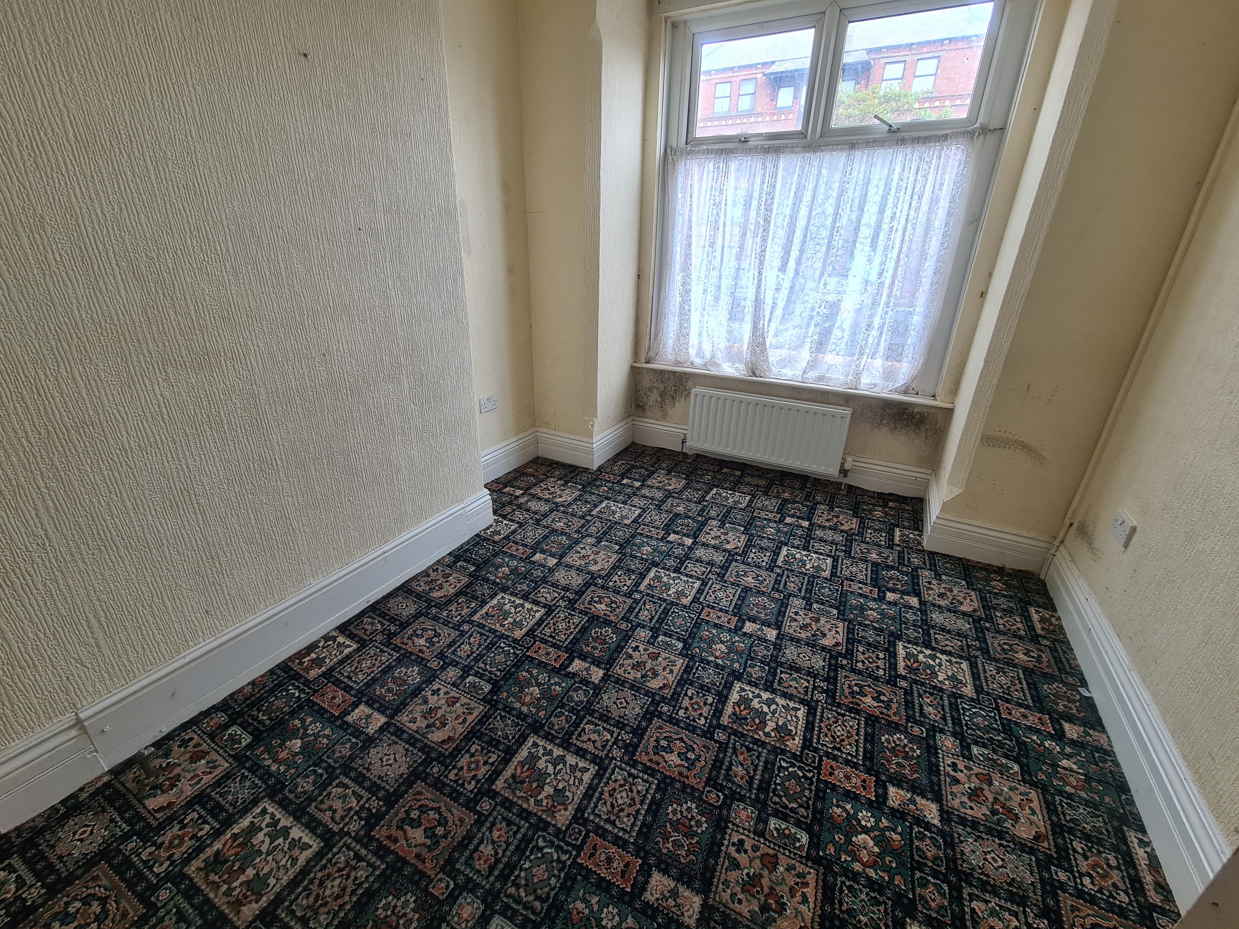 VACANT - Freehold Mid Terraced House 