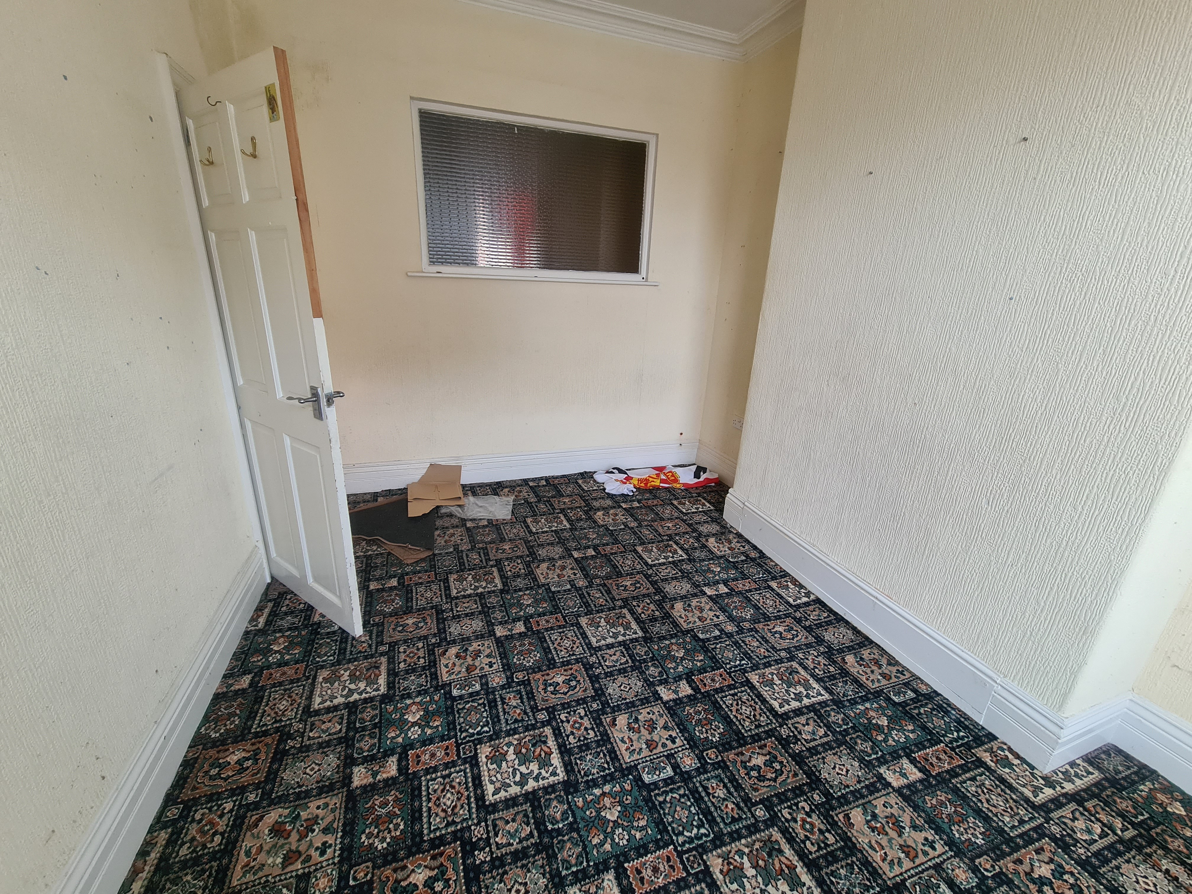 VACANT - Freehold Mid Terraced House 