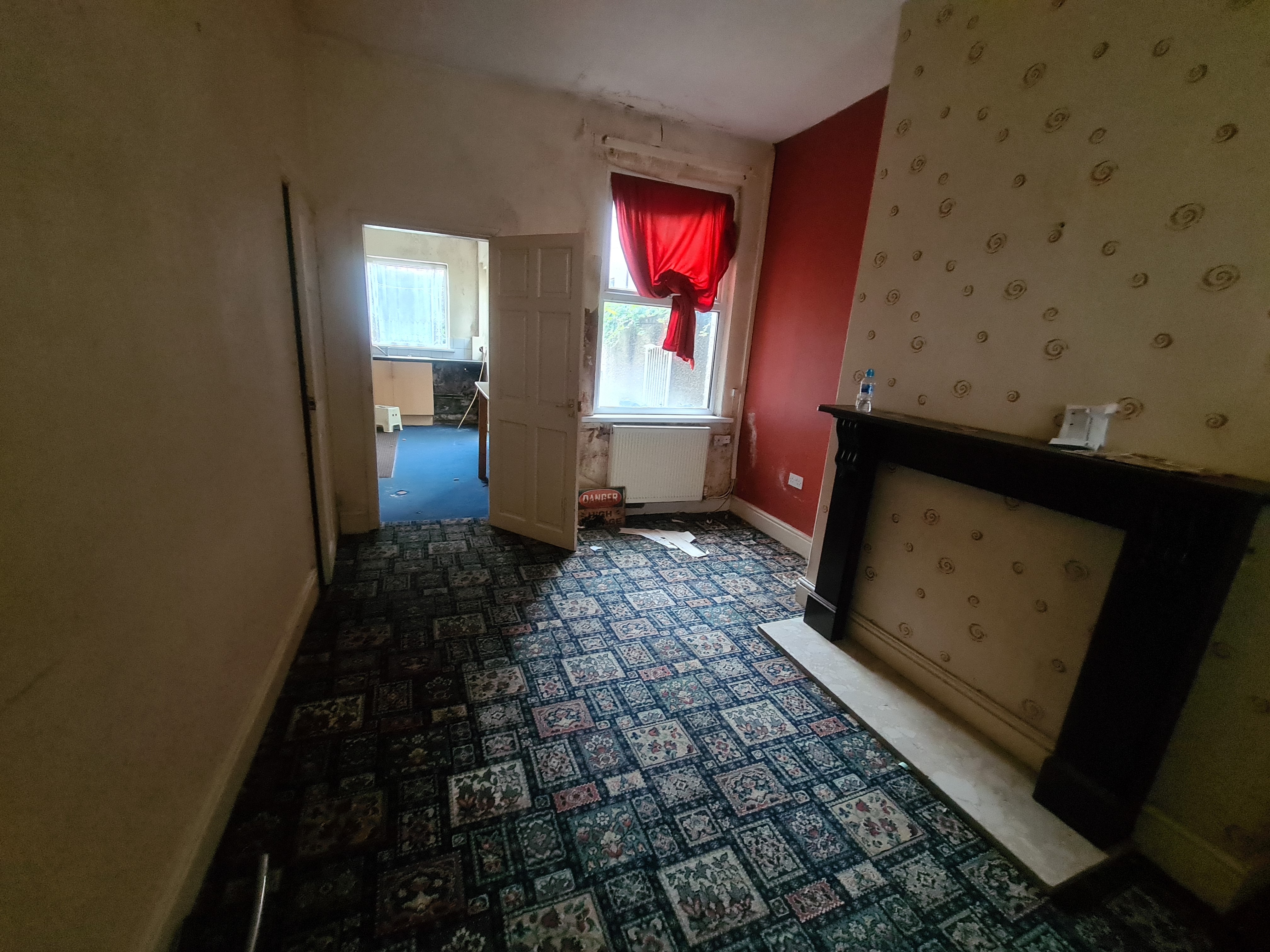 VACANT - Freehold Mid Terraced House 