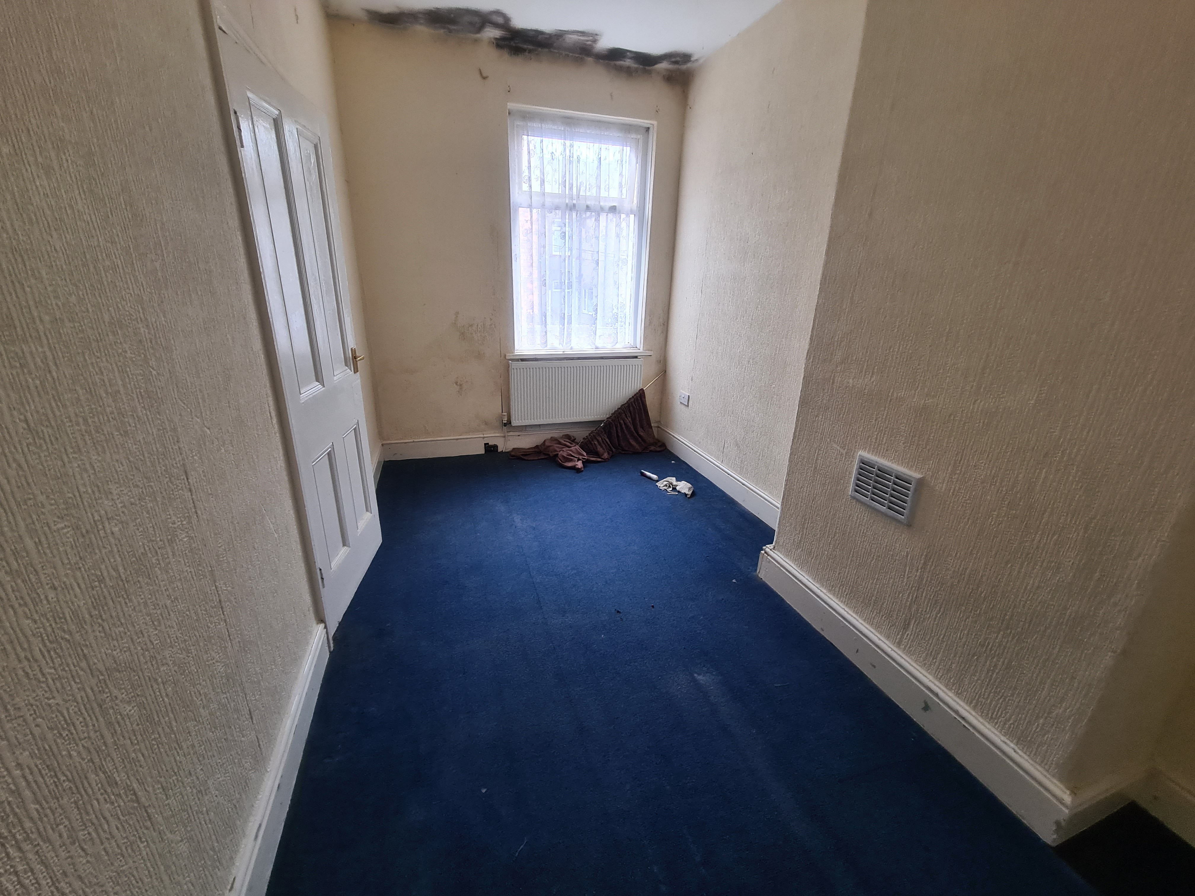 VACANT - Freehold Mid Terraced House 