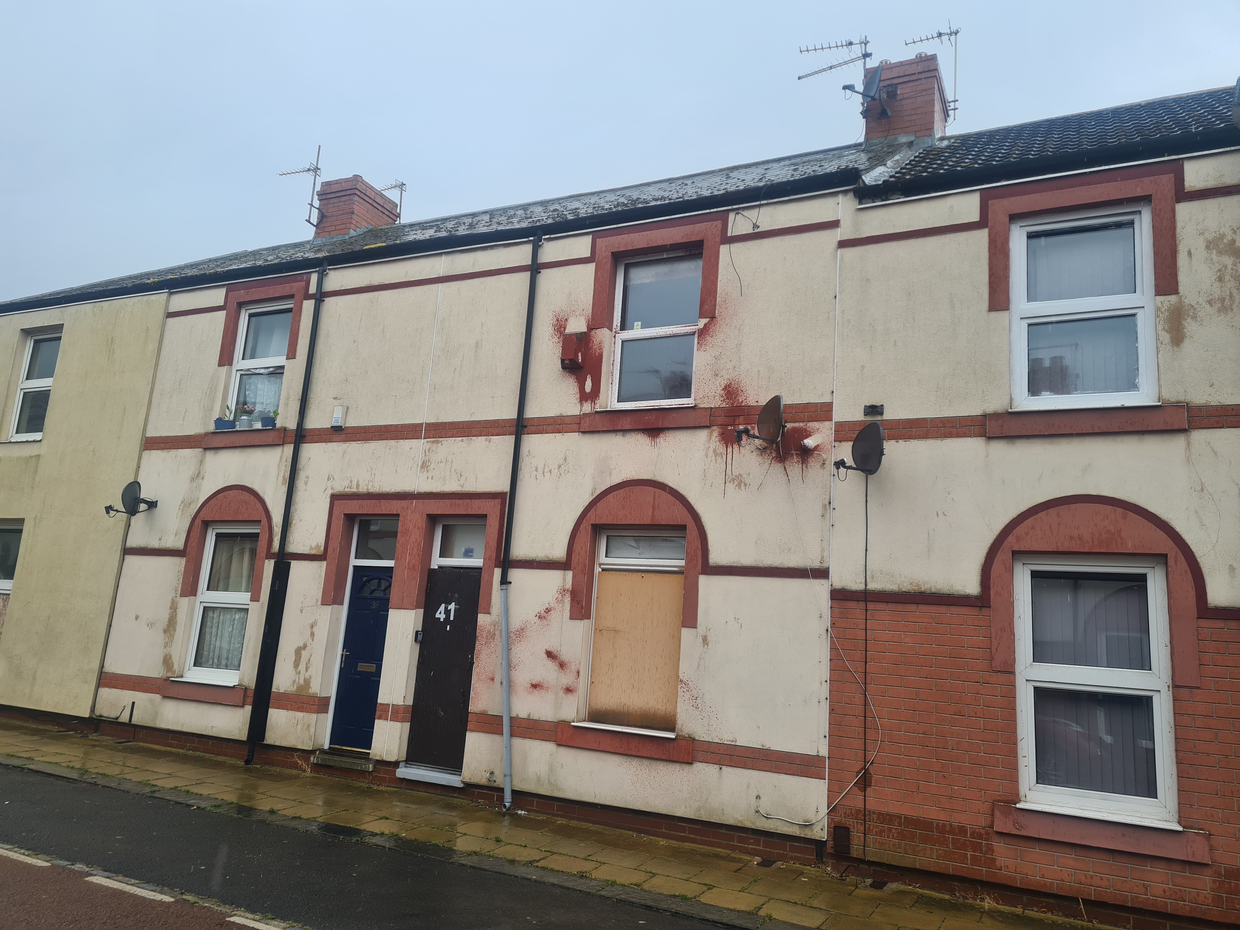 VACANT - Freehold Mid Terrace House