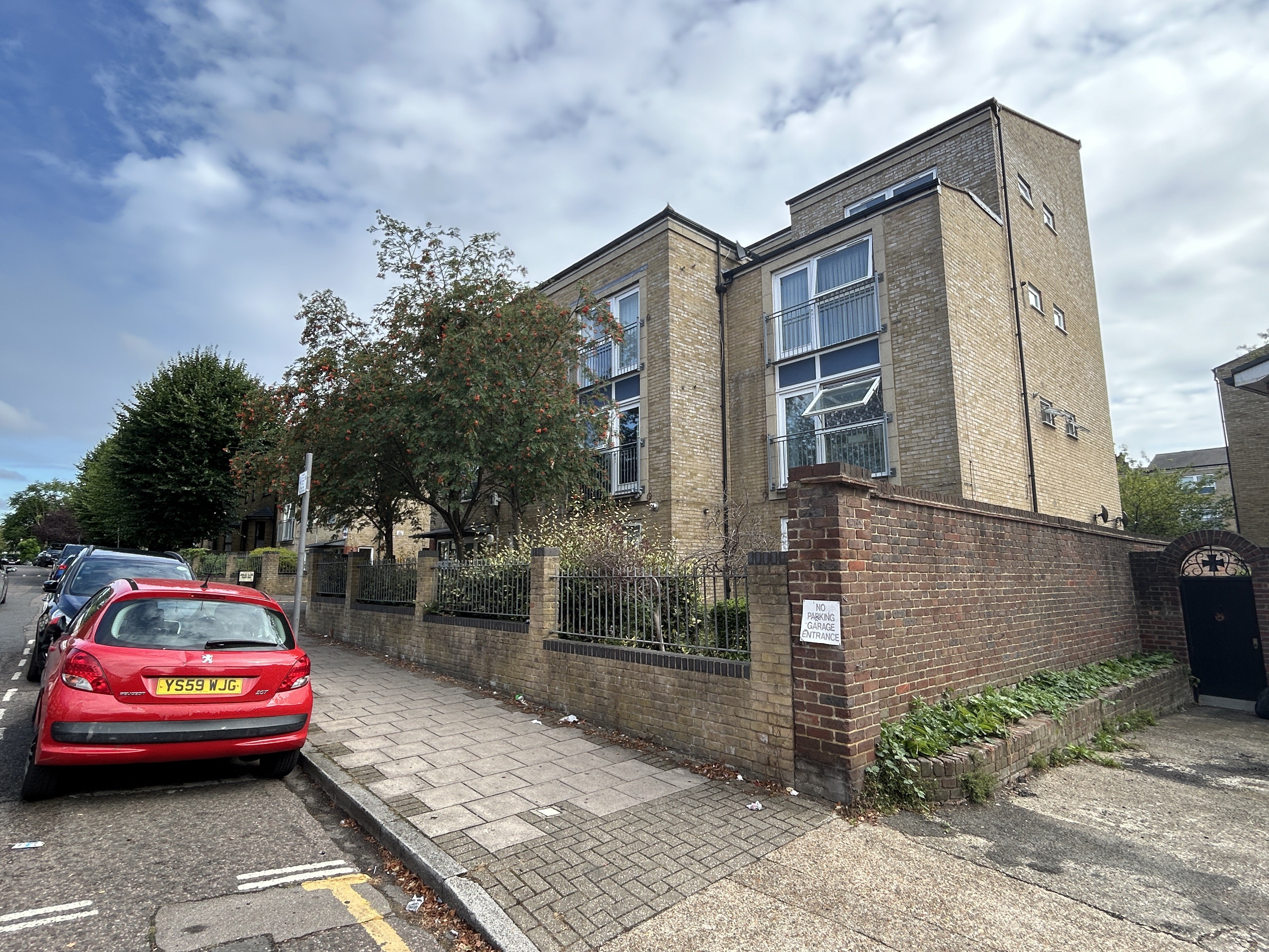 INVESTMENT - Leasehold Self Contained Ground Floor Flat