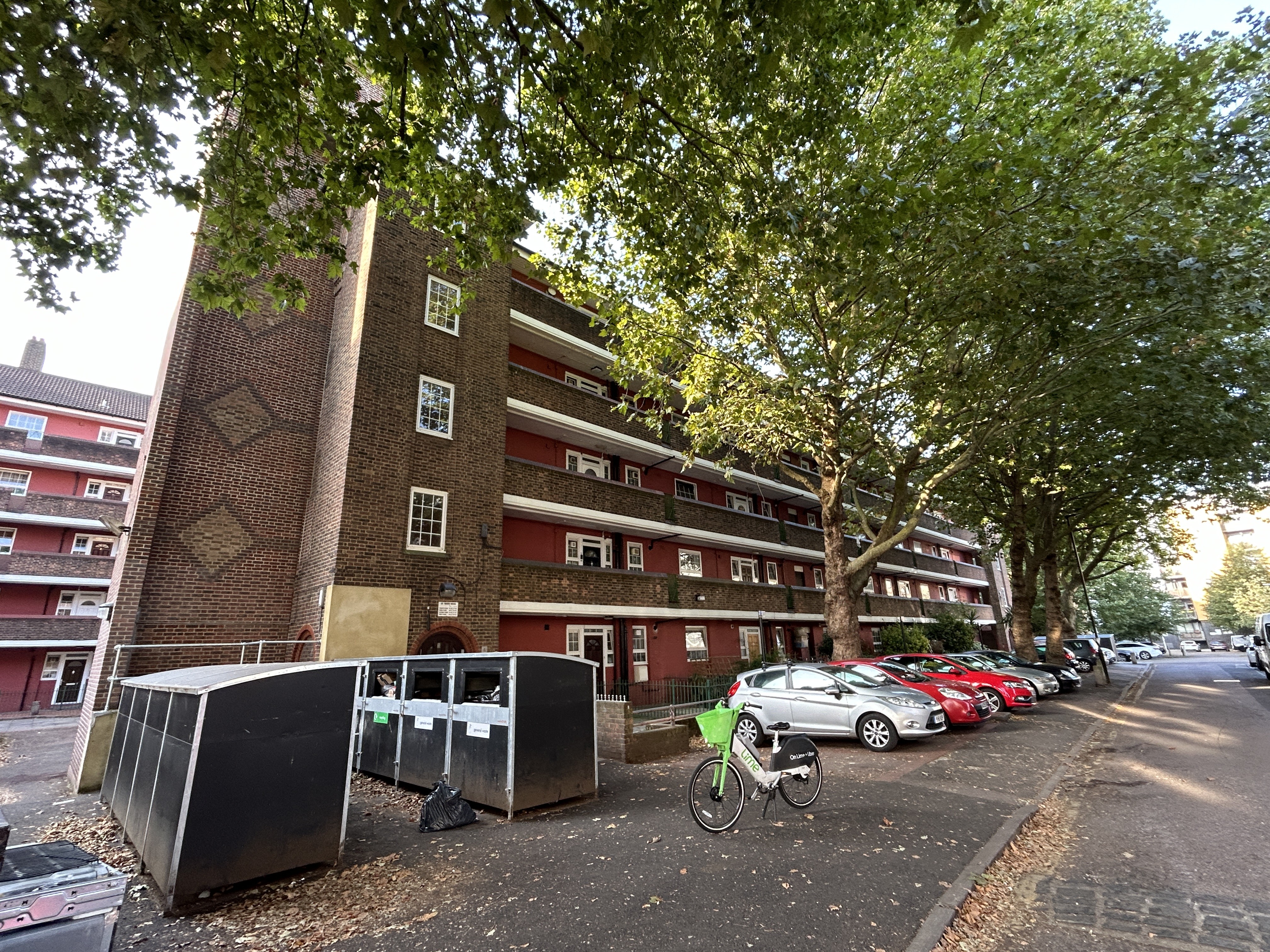 INVESTMENT - Leasehold Self Contained Third Floor Flat
