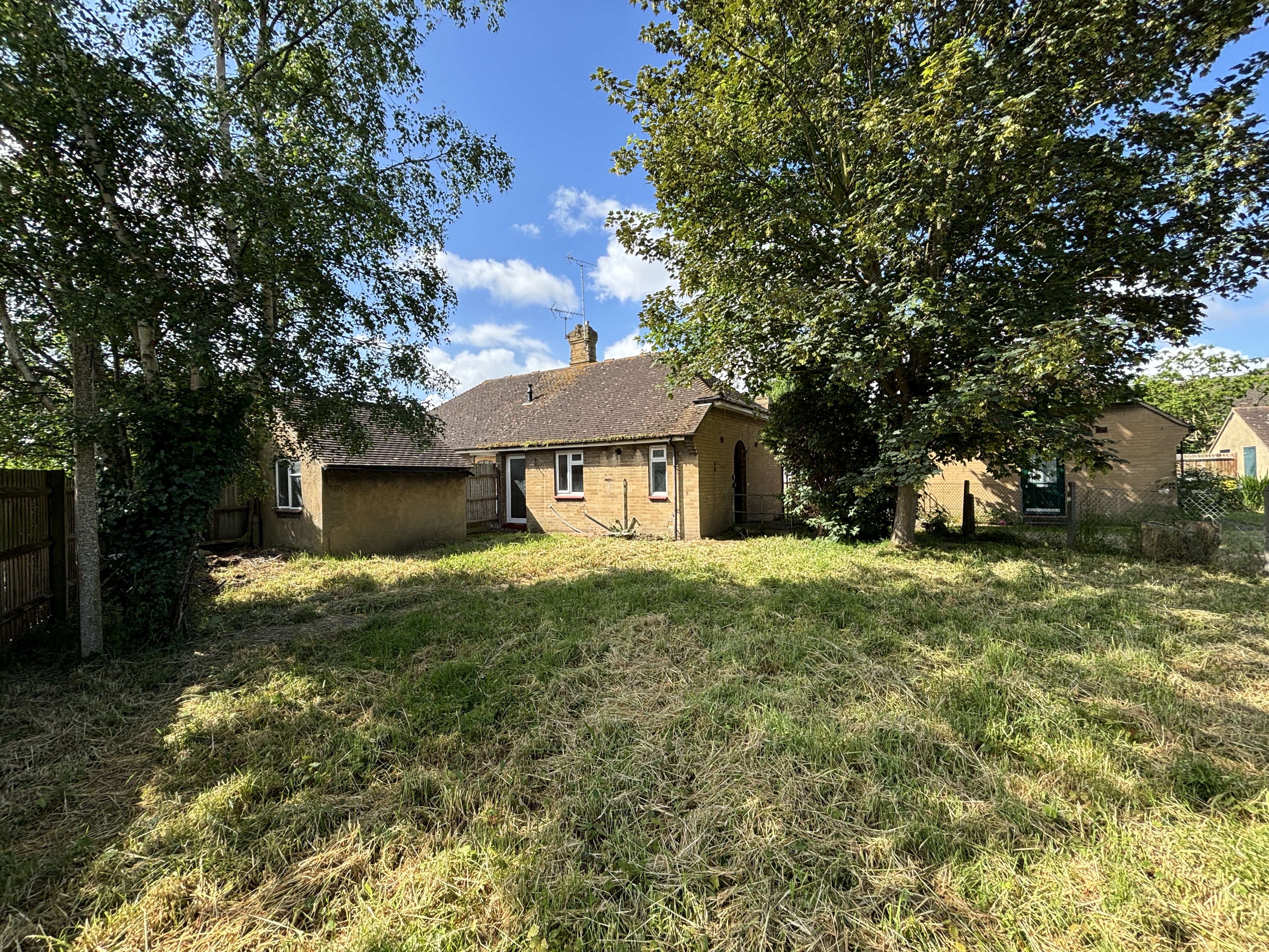 VACANT - Freehold Semi Detached Bungalow 