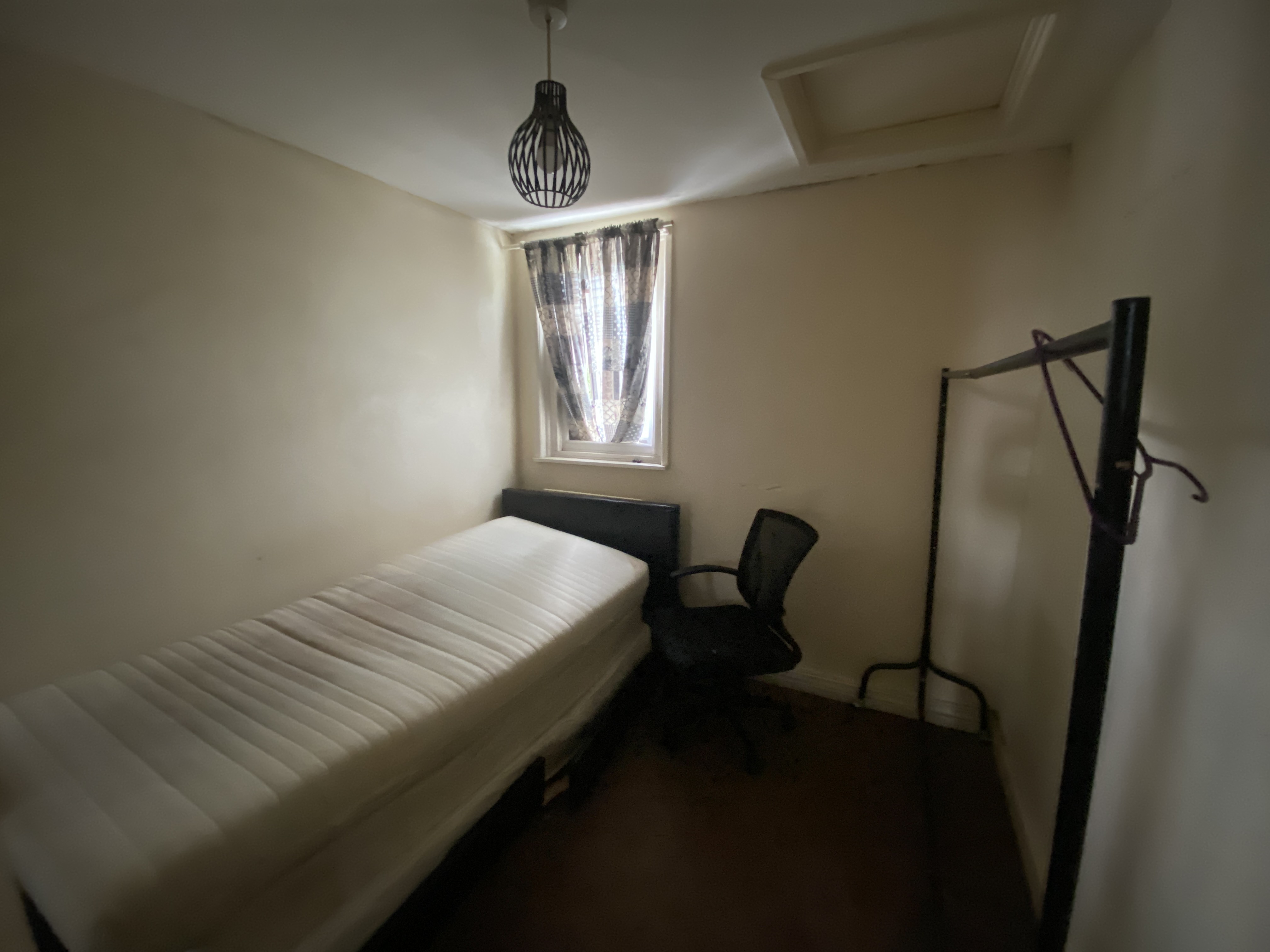 VACANT - Freehold Semi-Detached House 