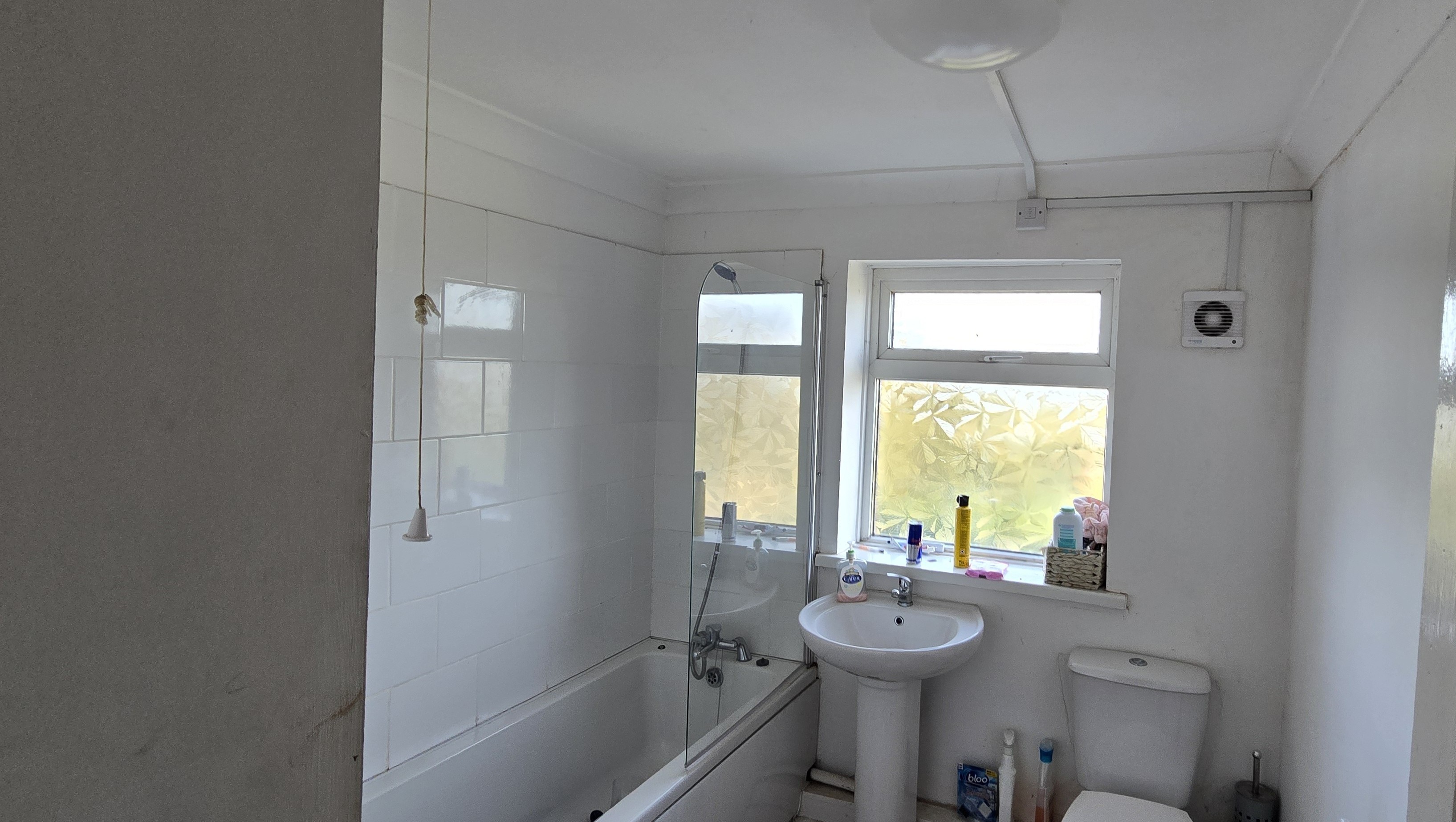 VACANT - Freehold Mid Terrace House