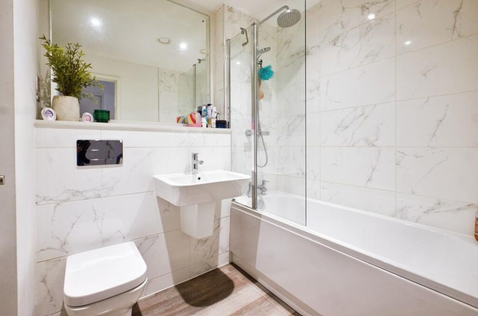 INVESTMENT - Four Long Leasehold Self Contained Flats