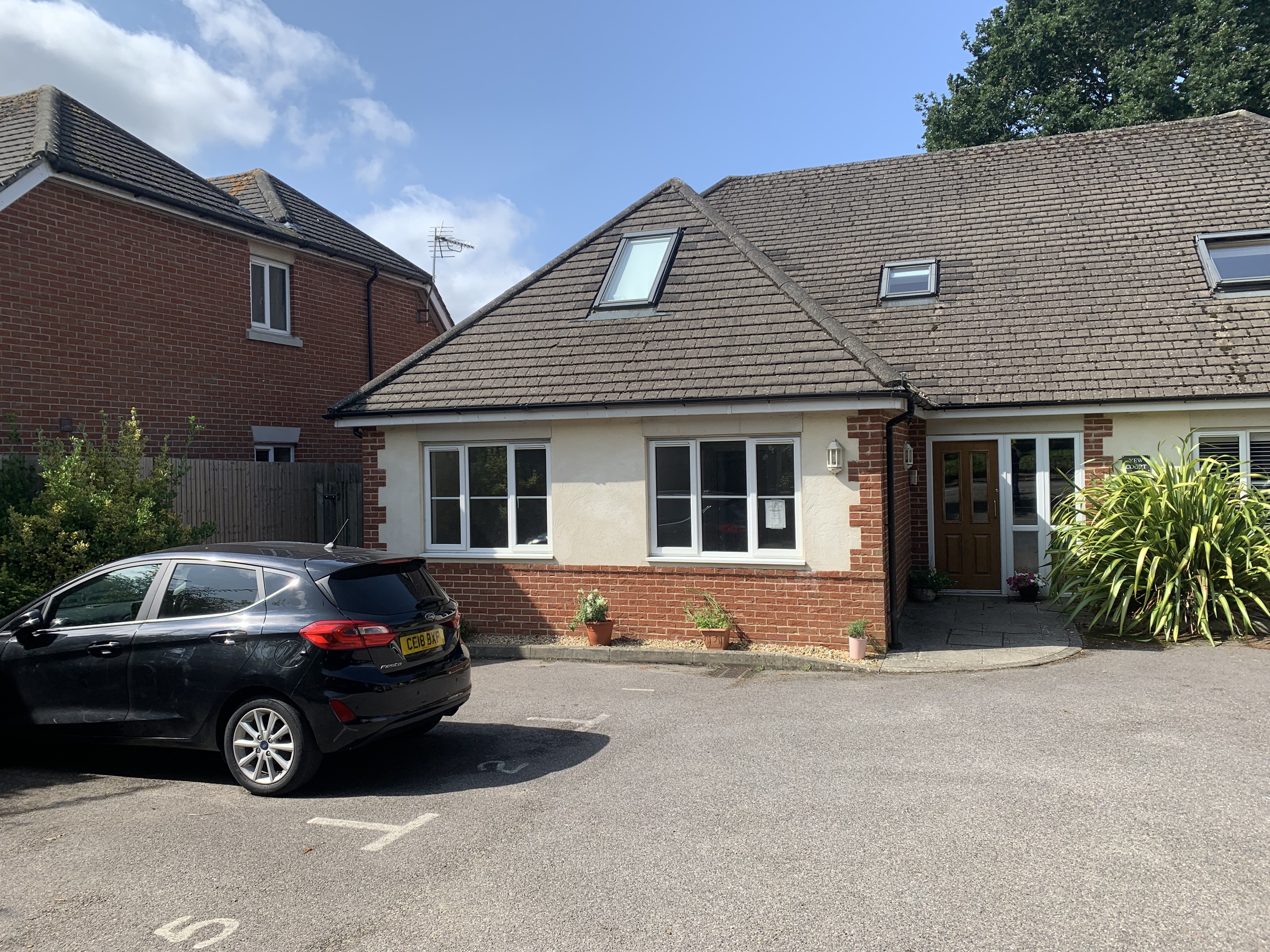 Leasehold Self Contained First Floor Flat