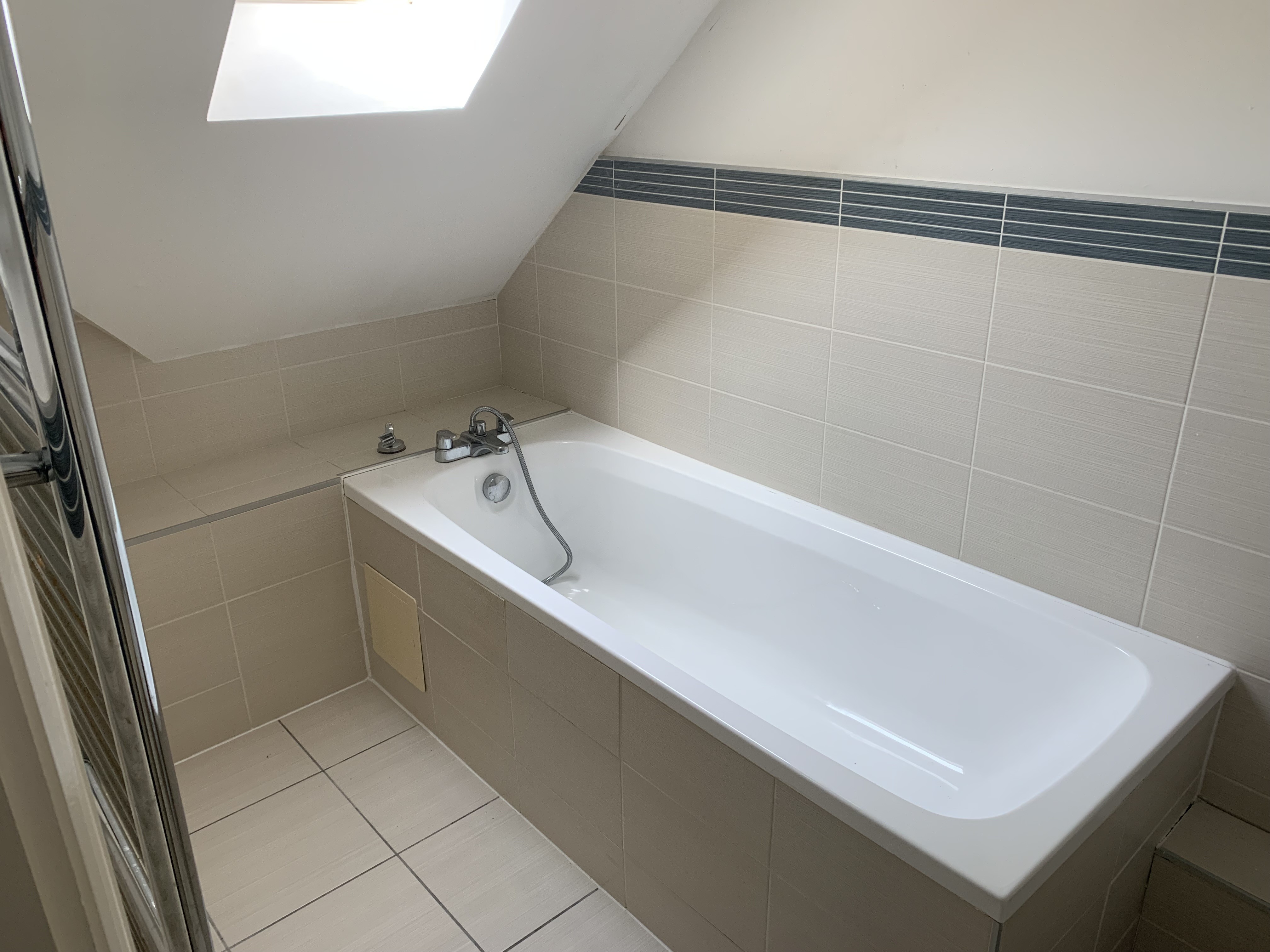 Leasehold Self Contained First Floor Flat