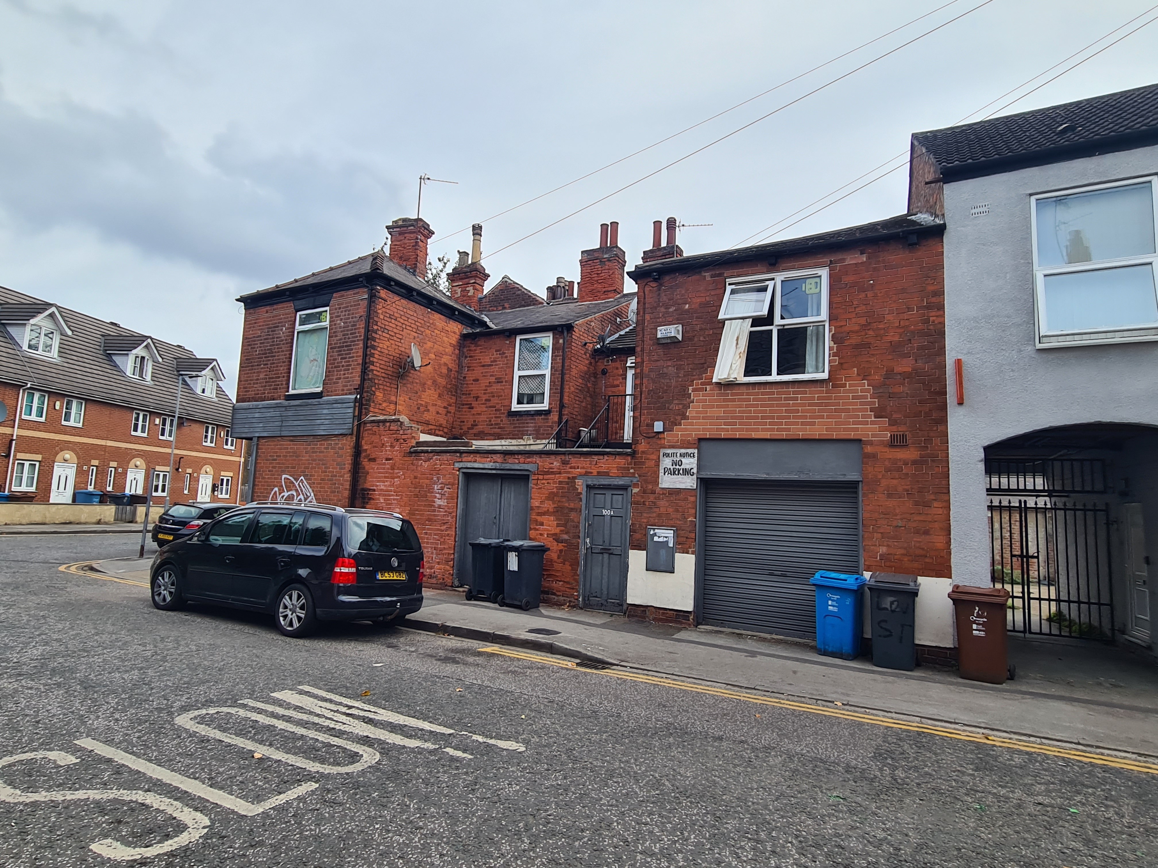 INVESTMENT - Freehold End Terrace House