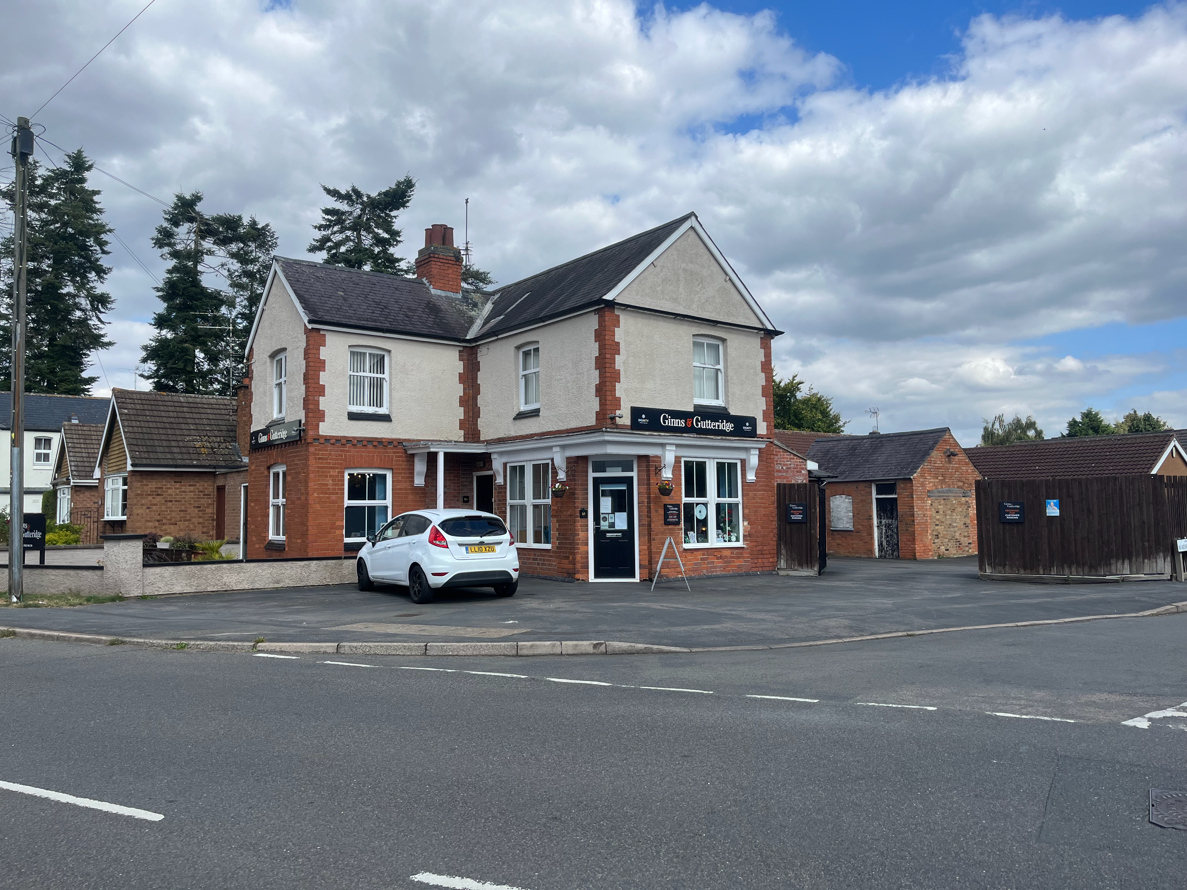 VACANT - Leasehold Self Contained First Floor Flat
