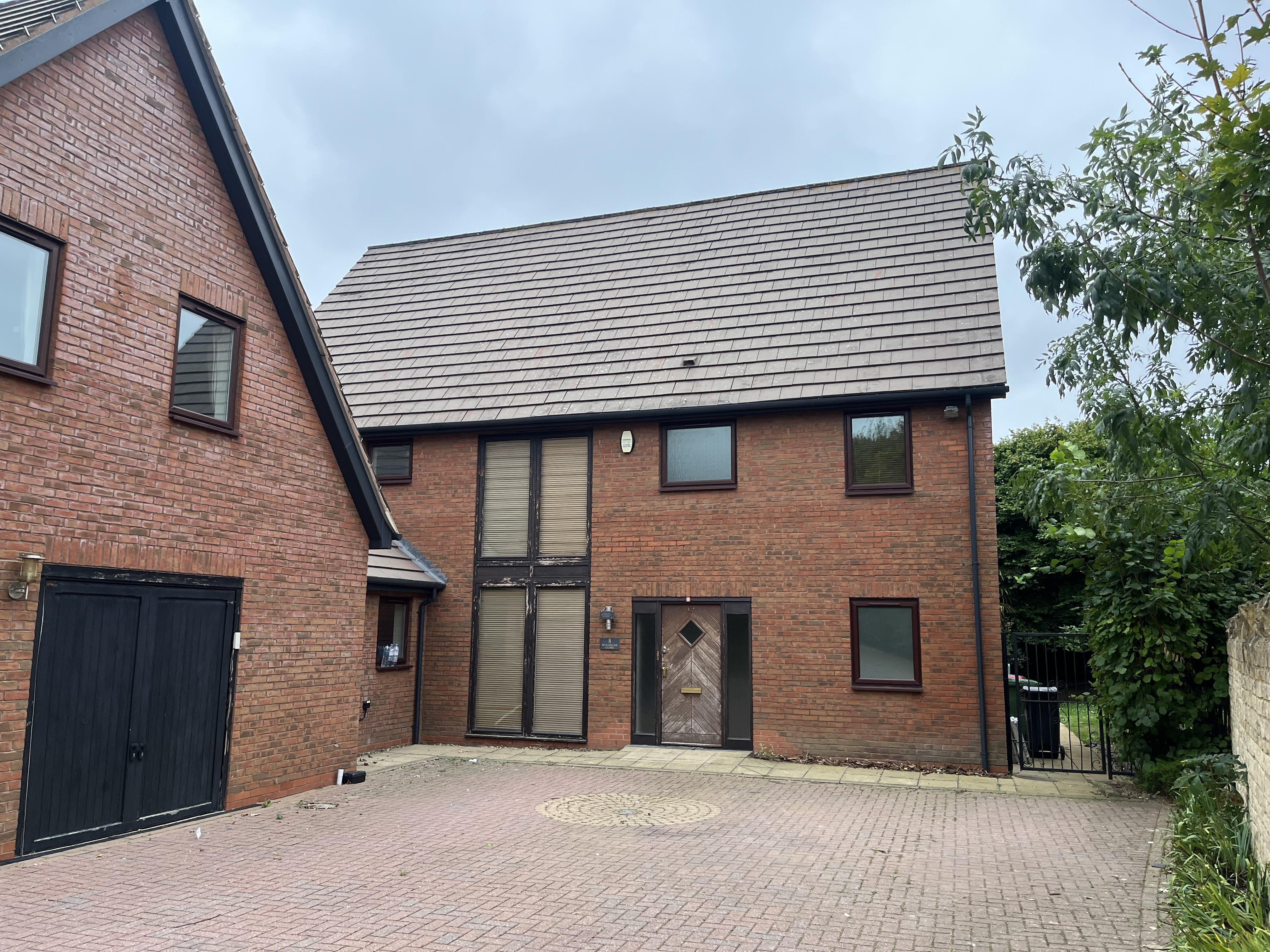VACANT - Freehold Detached House