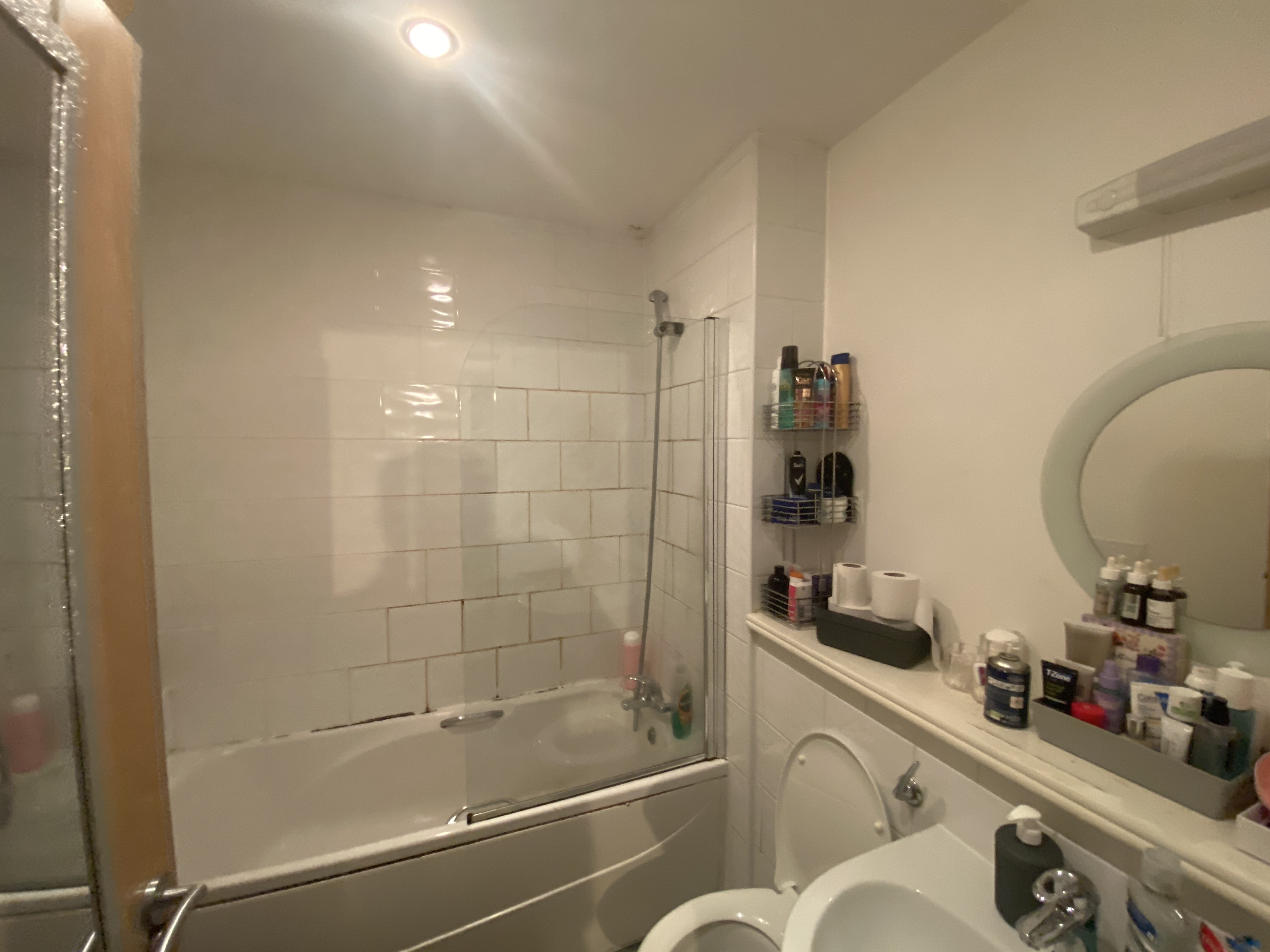 INVESTMENT - Leasehold Self Contained First Floor Flat