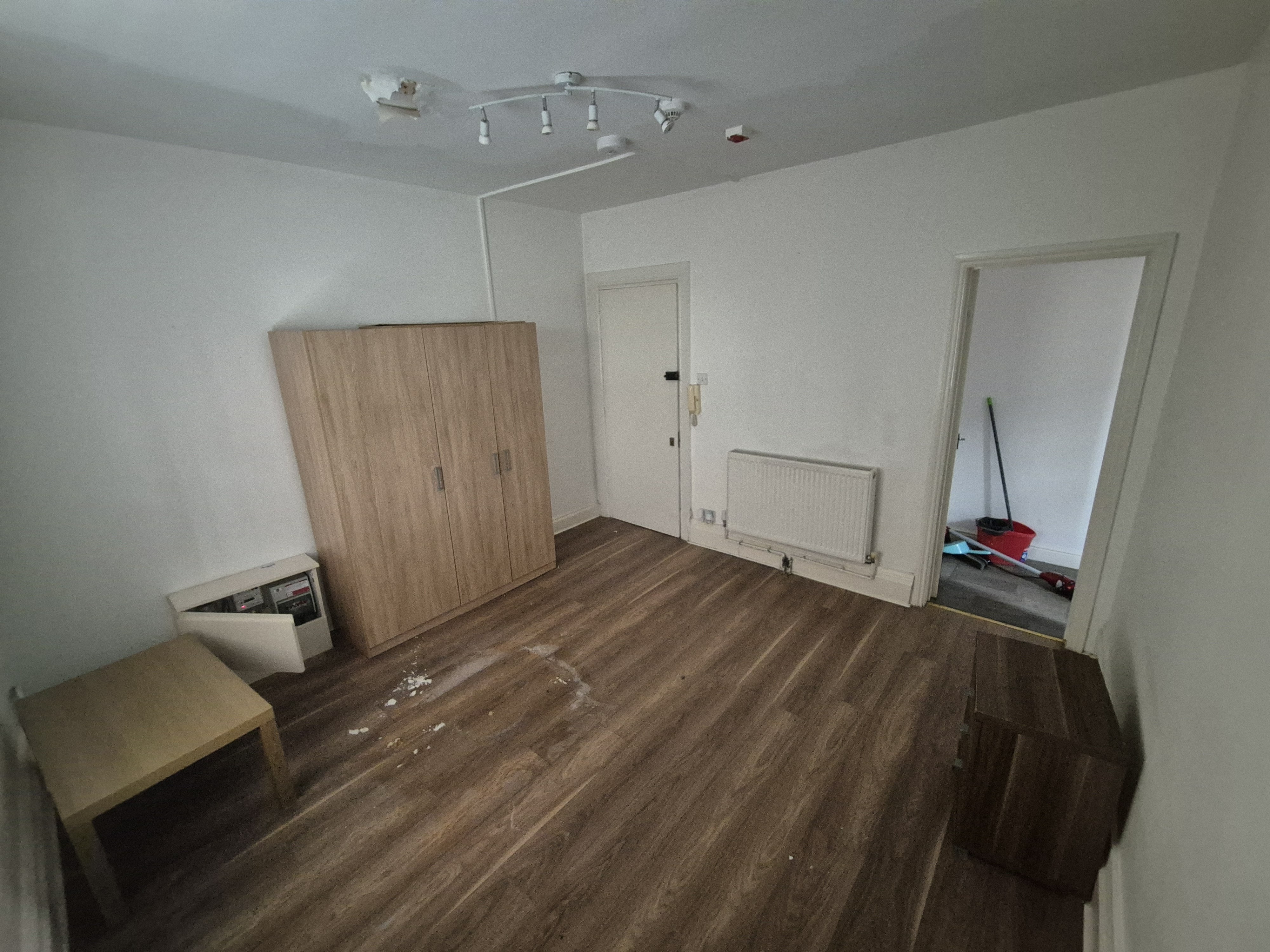 VACANT - Leasehold Self Contained First Floor Flat