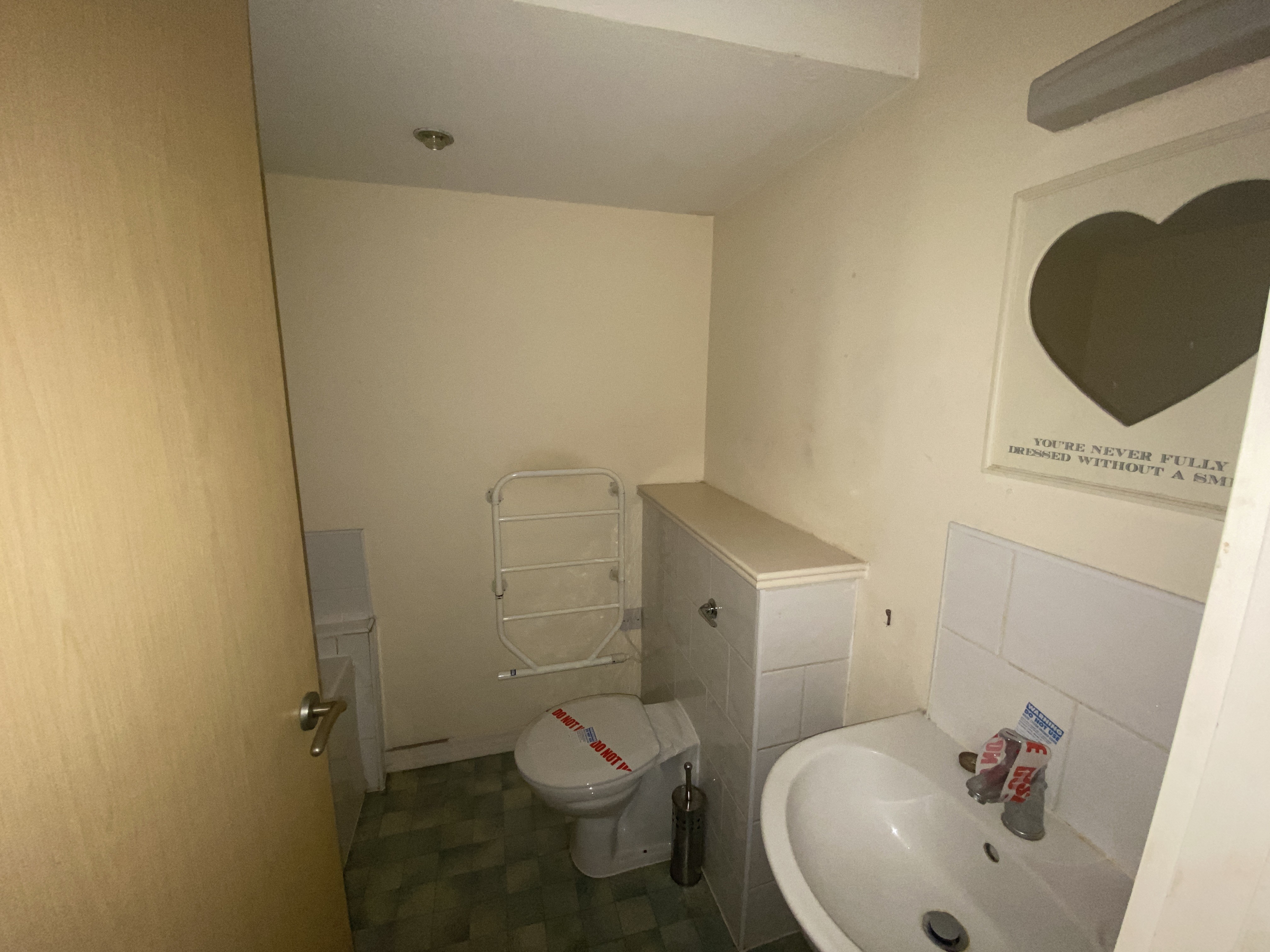 VACANT - Leasehold Self Contained Third Floor Flat
