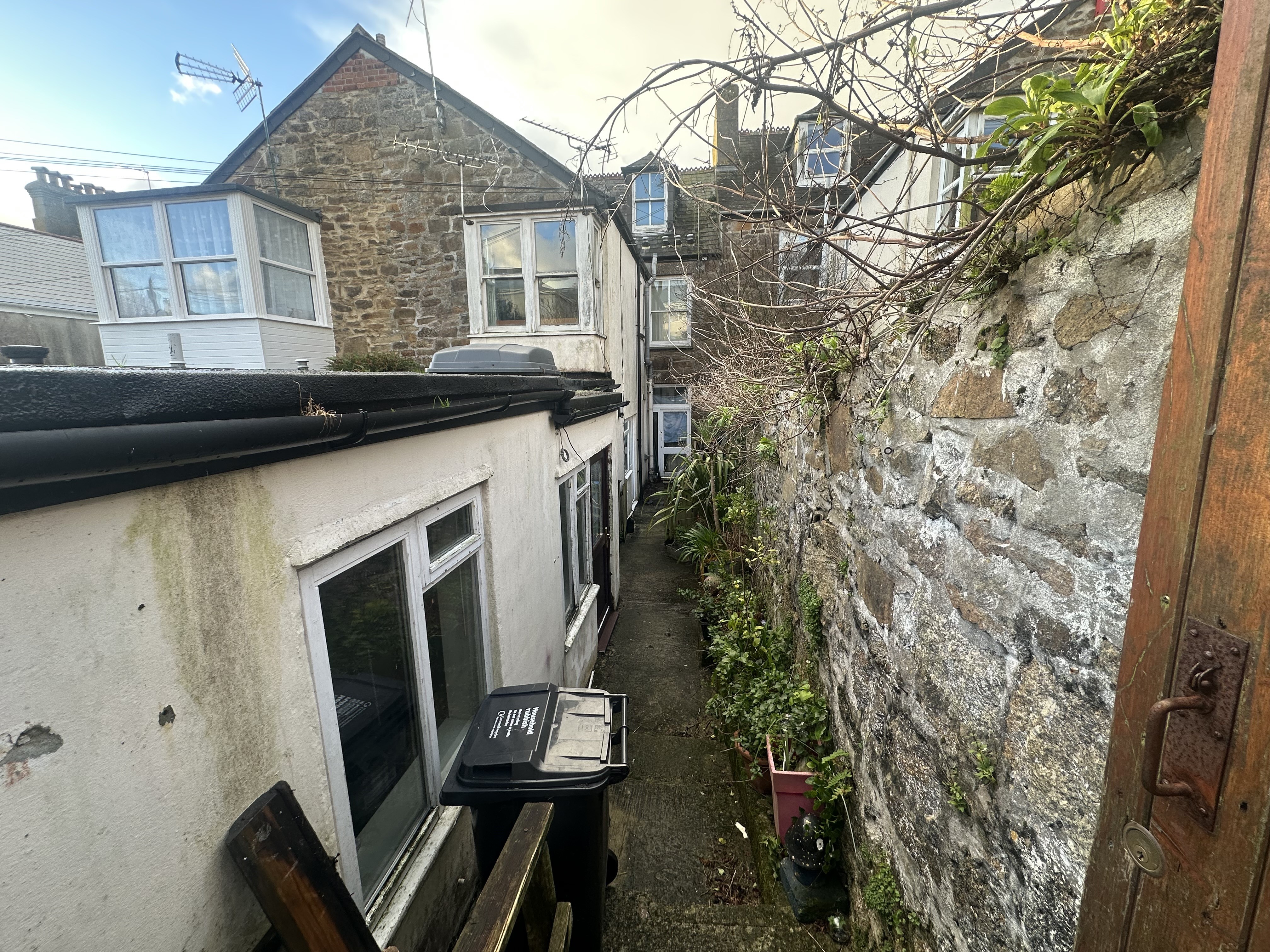 Long Leasehold Self Contained Ground Floor Flat