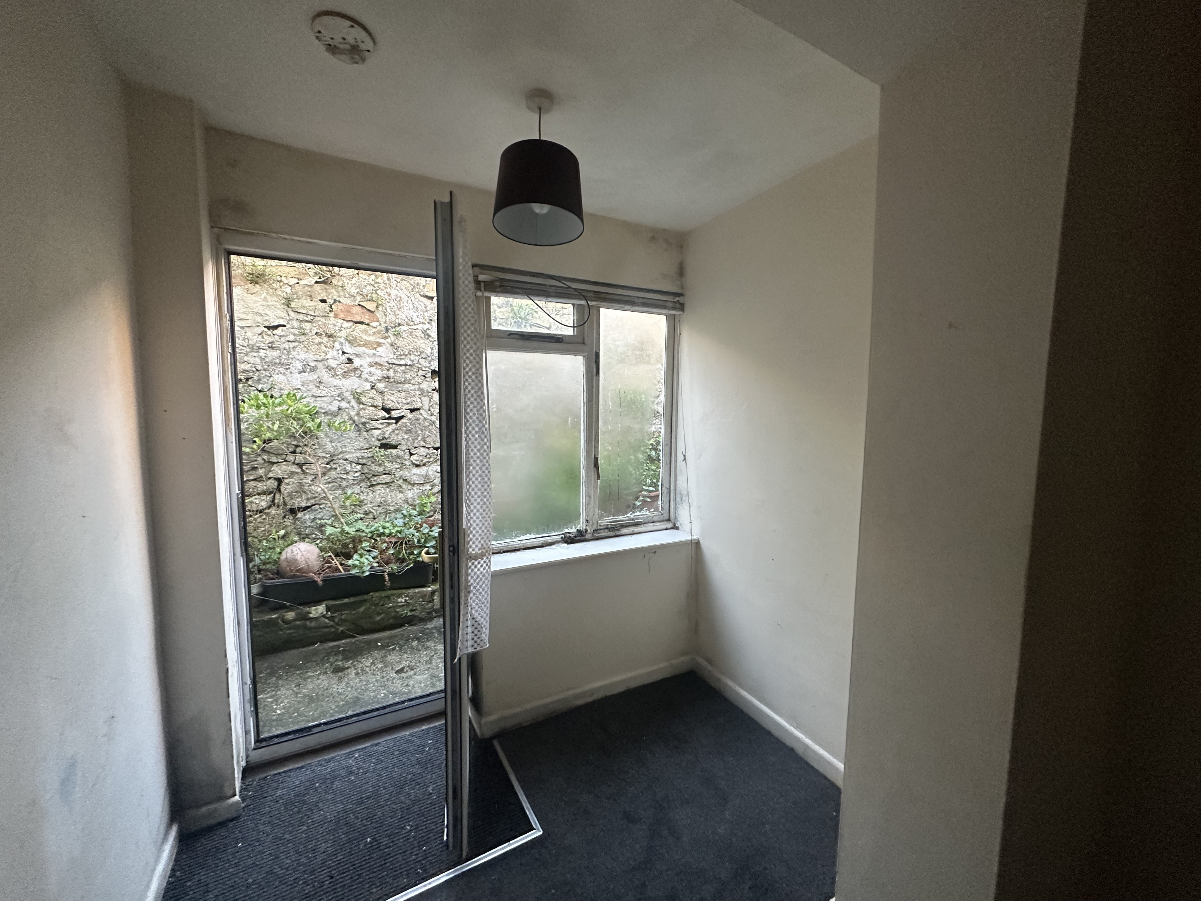 Long Leasehold Self Contained Ground Floor Flat