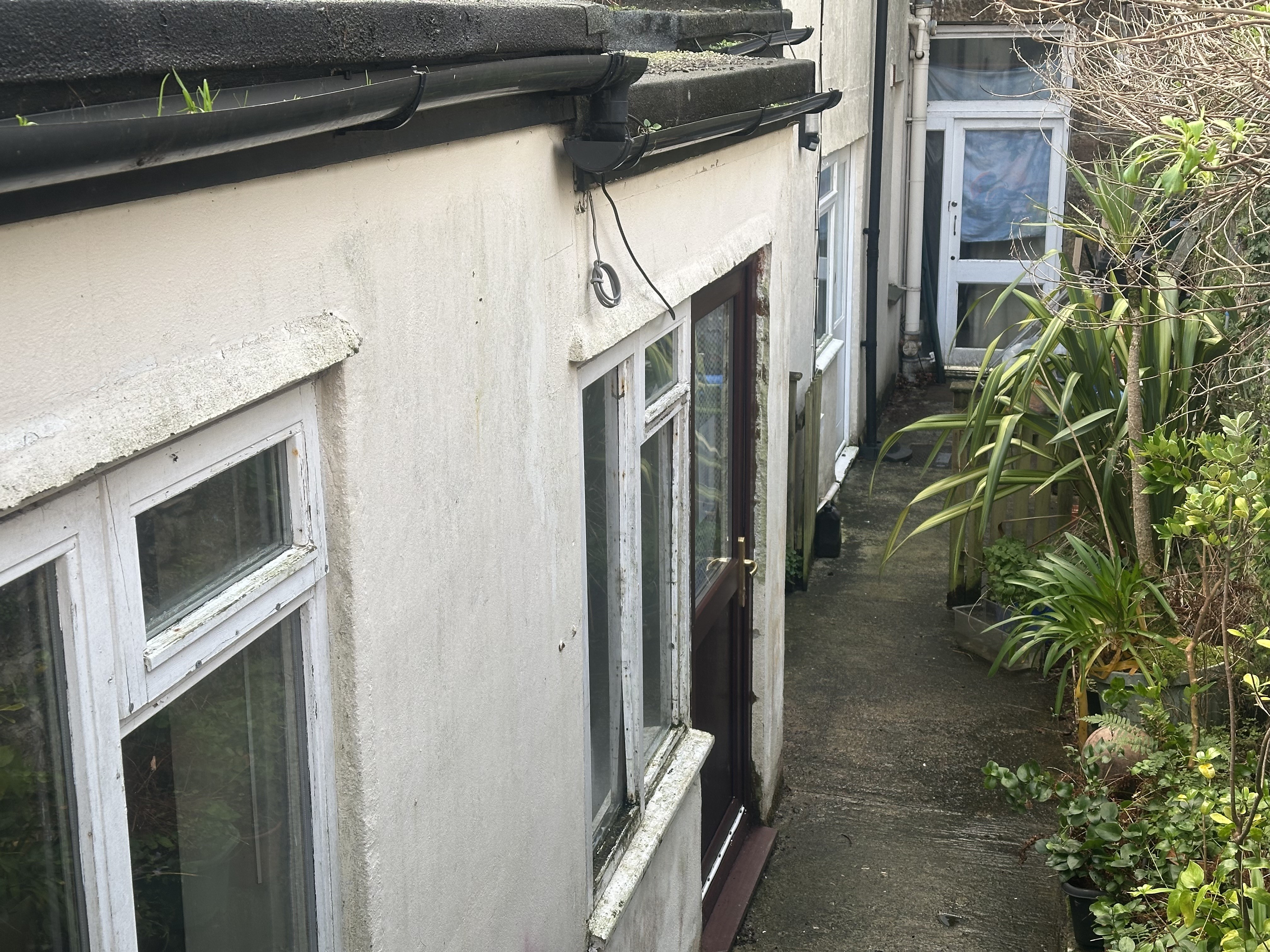 Long Leasehold Self Contained Ground Floor Flat