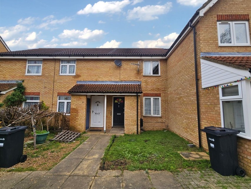 VACANT - Freehold Mid Terrace House