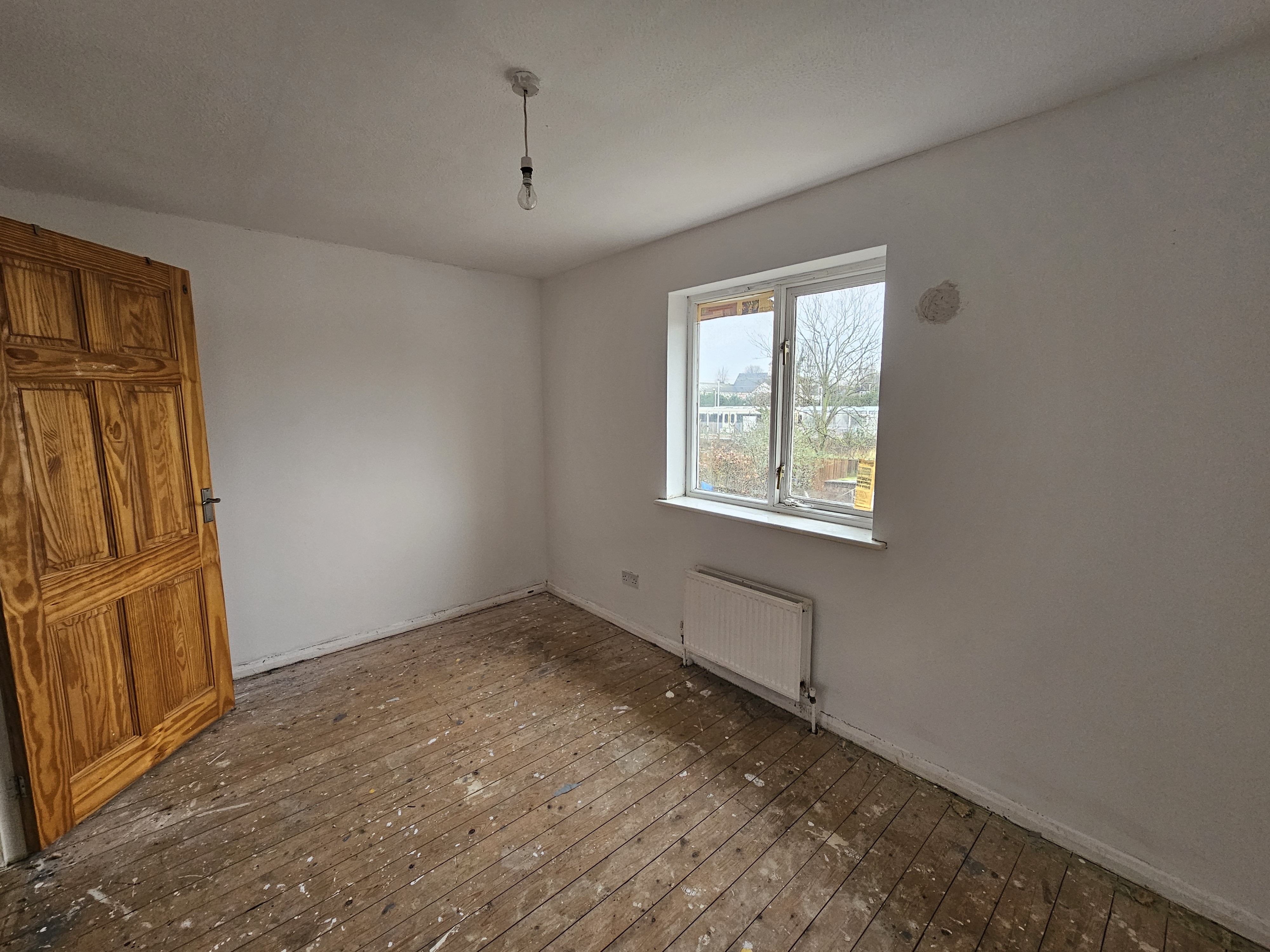 VACANT - Freehold Mid Terrace House