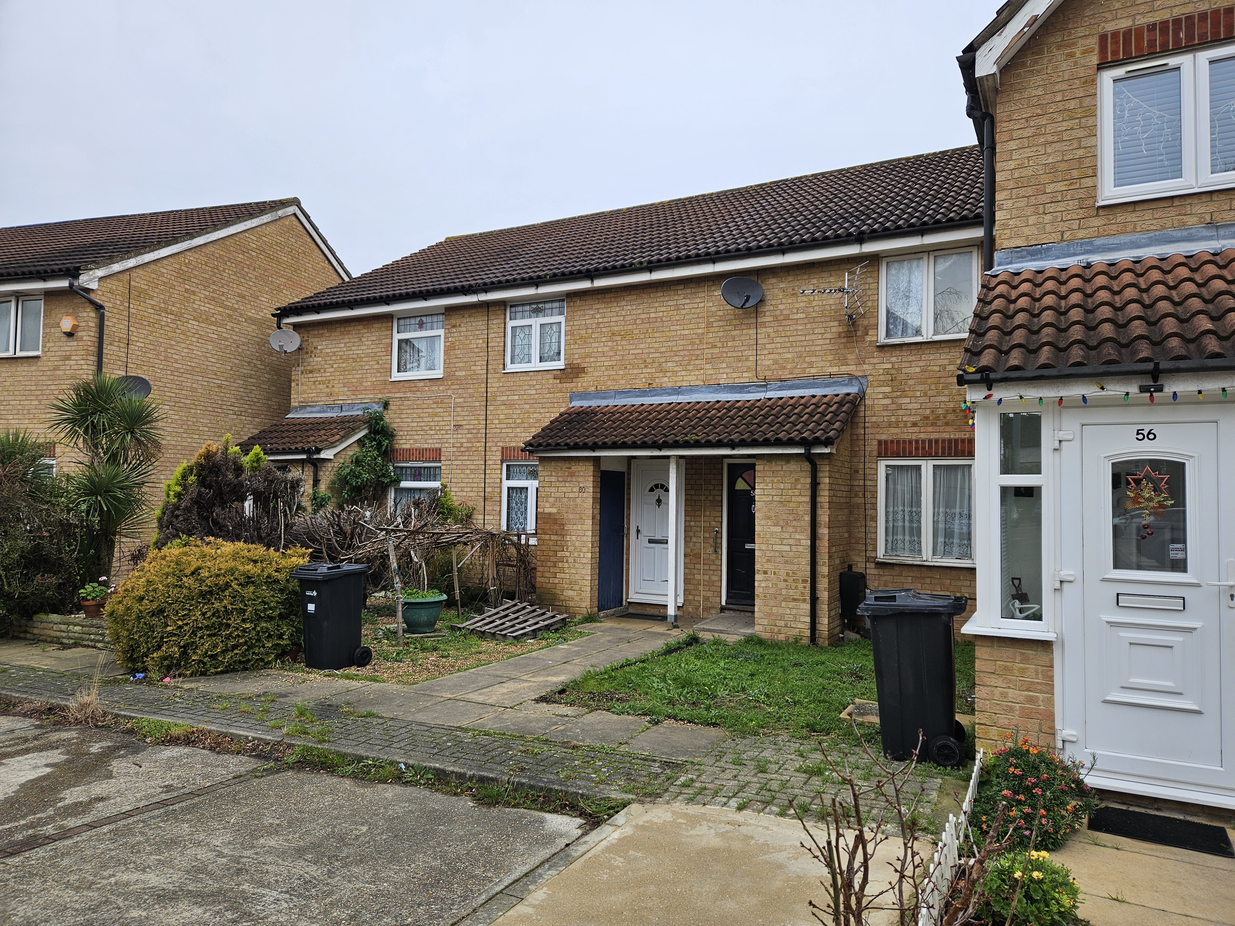 VACANT - Freehold Mid Terrace House