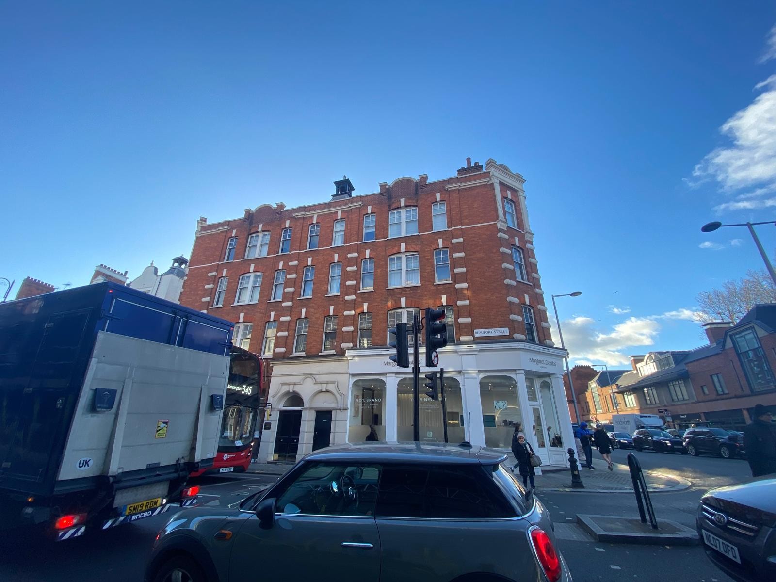 INVESTMENT - Leasehold Self Contained Purpose Built Second Floor Mansion Flat 