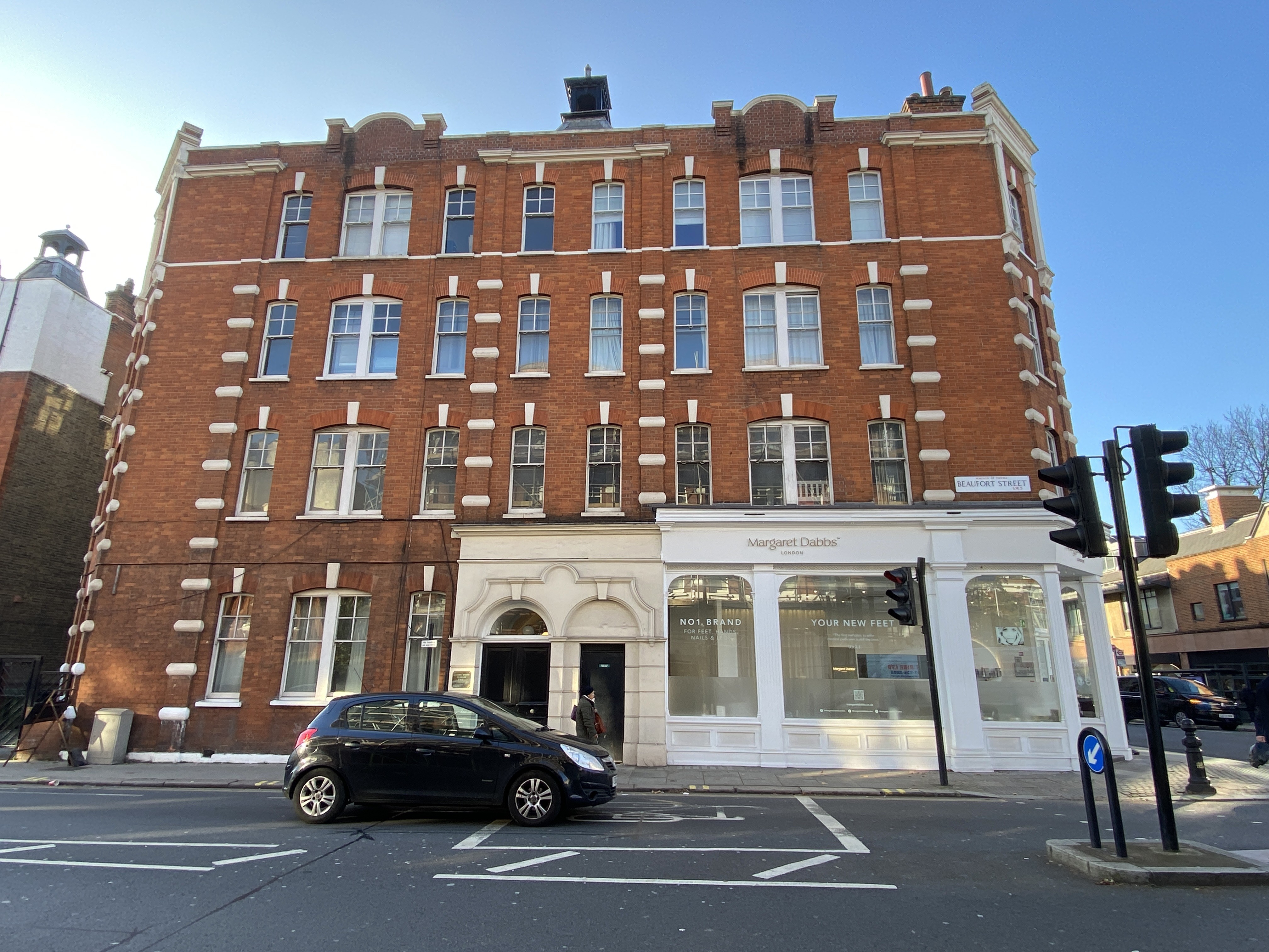 INVESTMENT - Leasehold Self Contained Purpose Built Second Floor Mansion Flat 