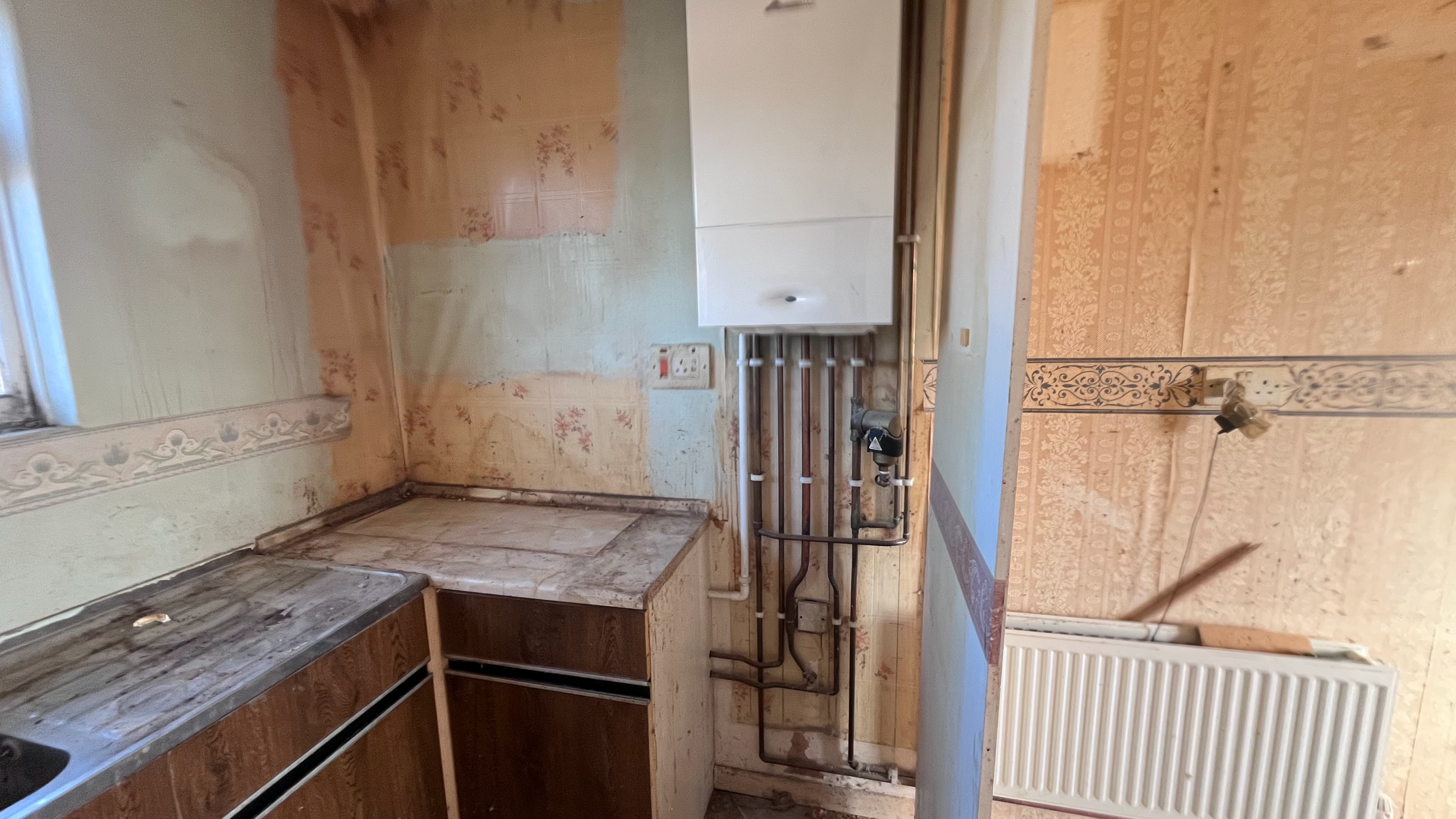 VACANT - Leasehold Self Contained First Floor Flat 