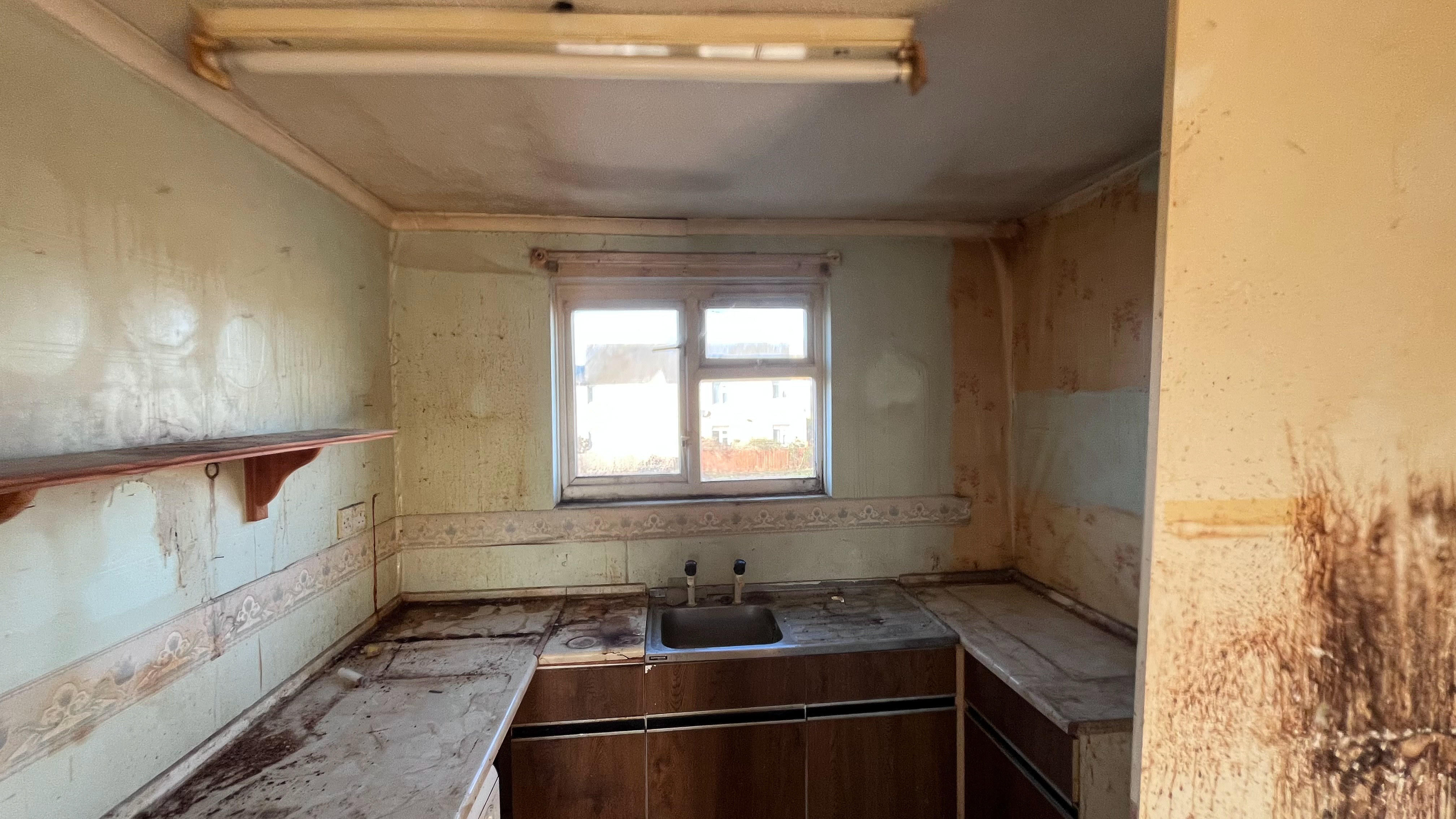 VACANT - Leasehold Self Contained First Floor Flat 
