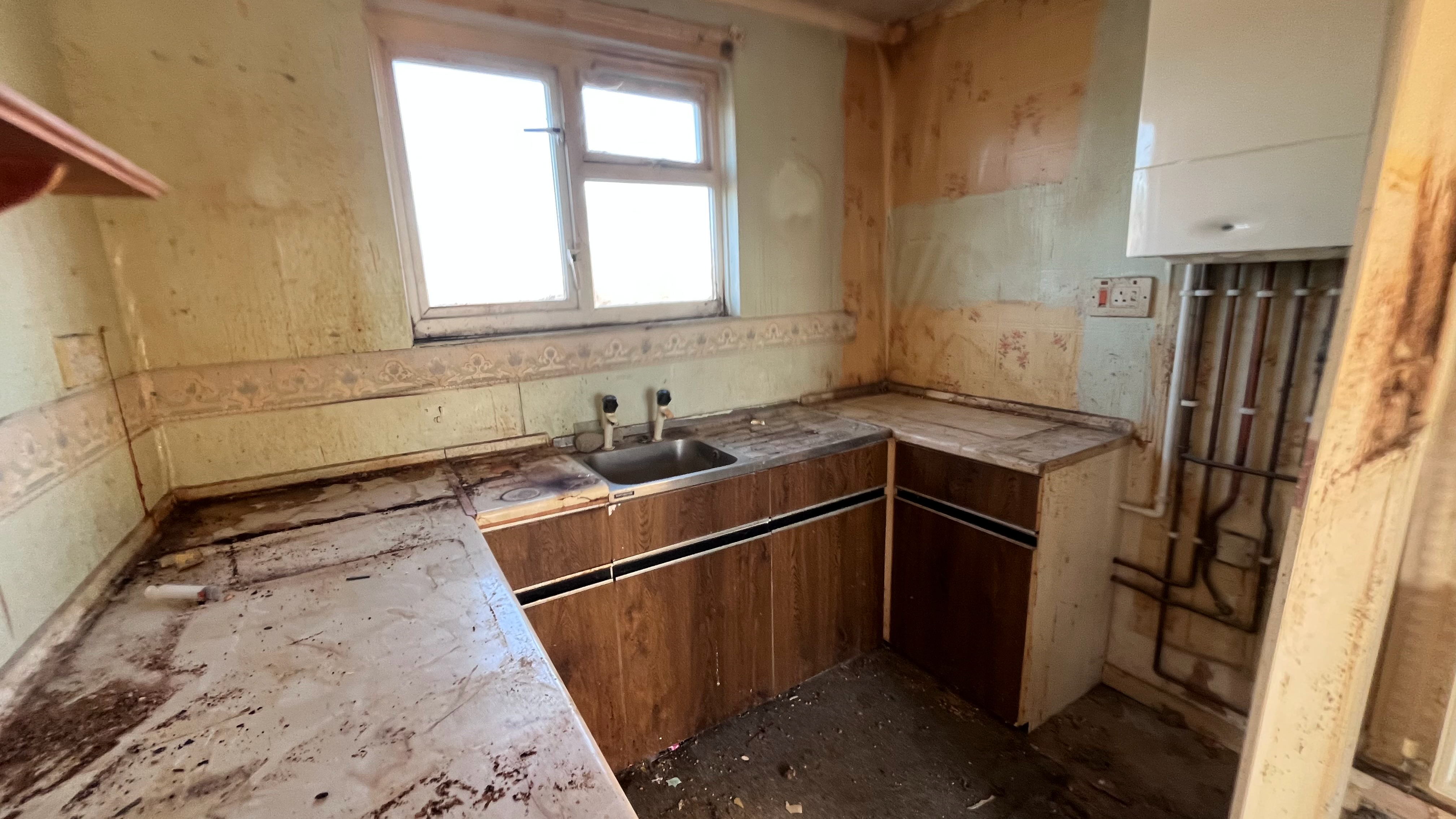 VACANT - Leasehold Self Contained First Floor Flat 