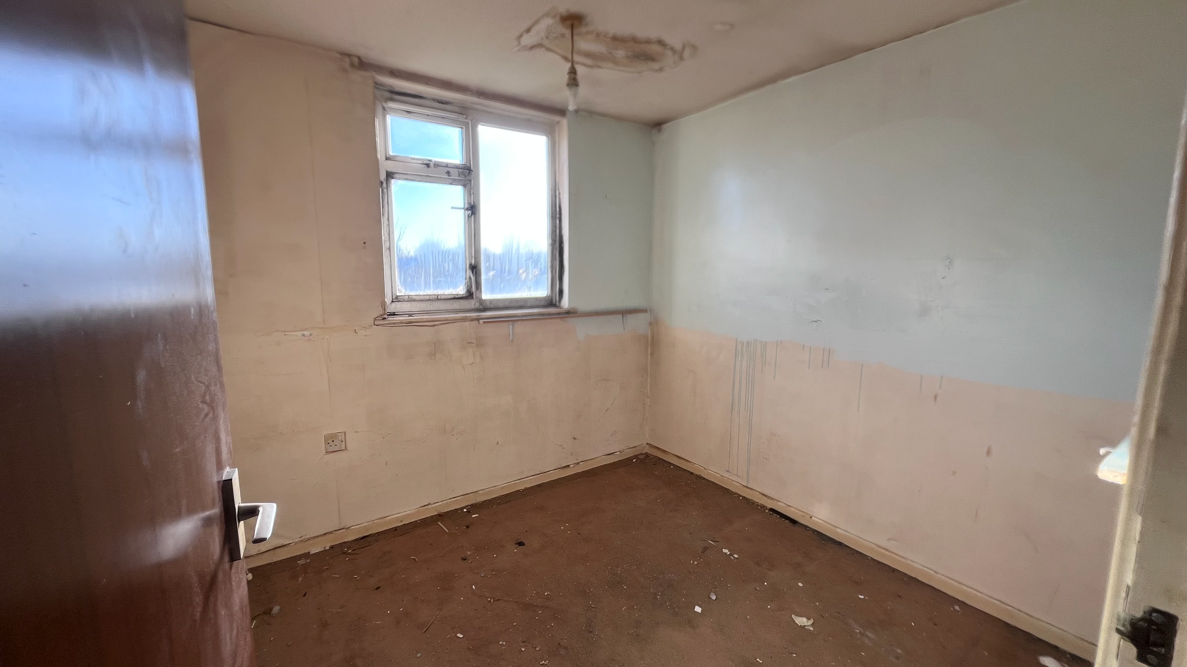 VACANT - Leasehold Self Contained First Floor Flat 