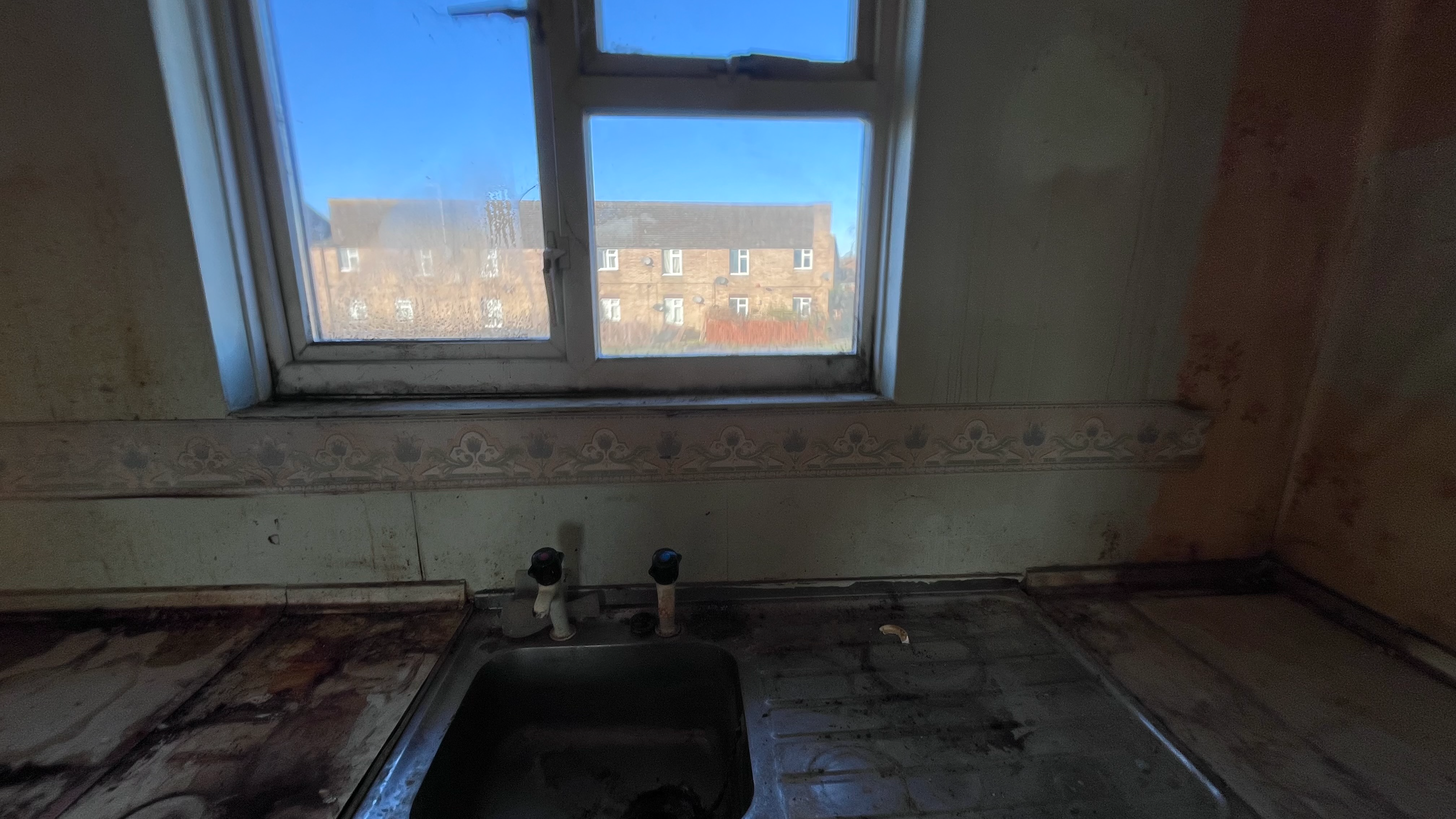 VACANT - Leasehold Self Contained First Floor Flat 