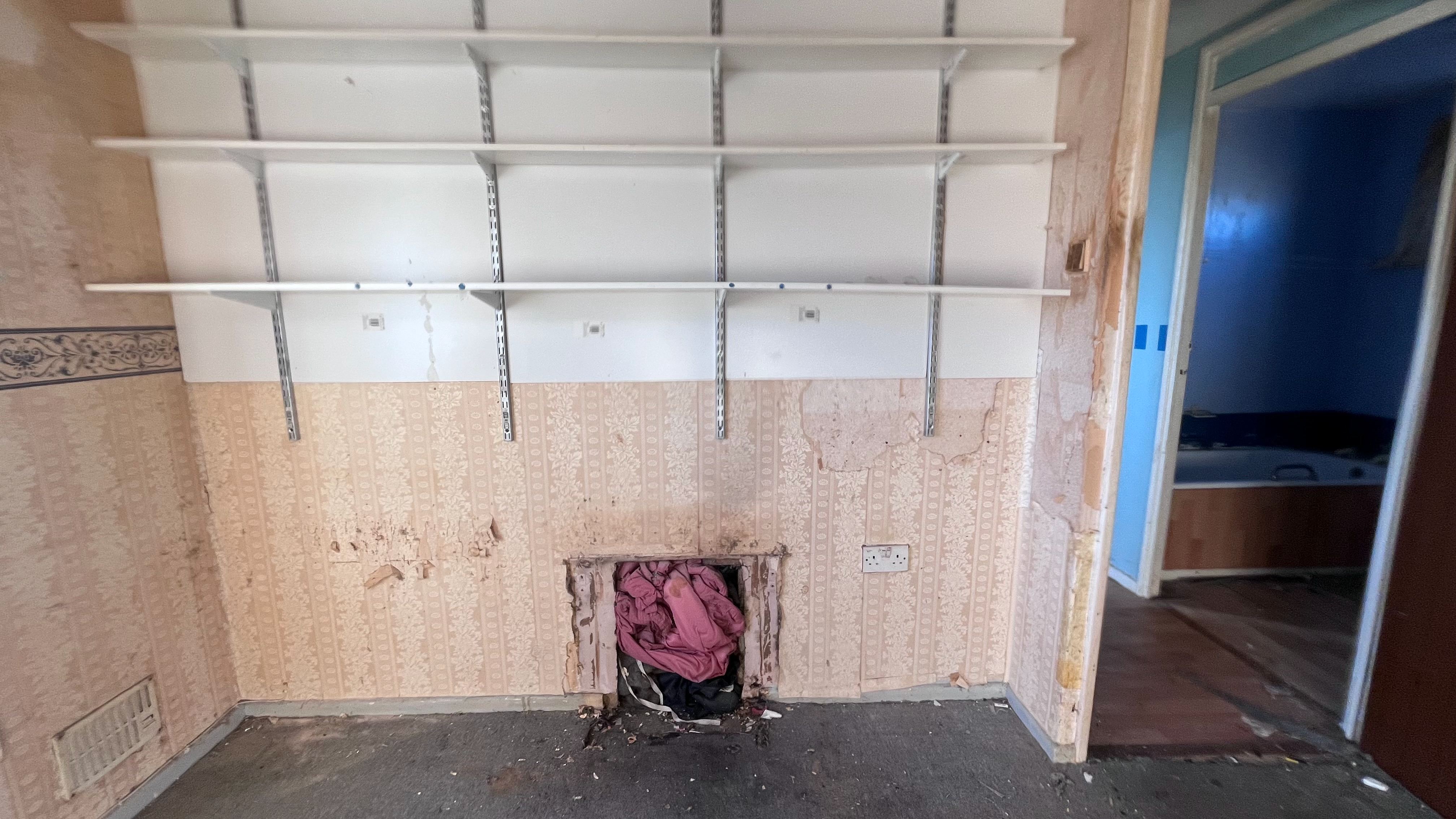 VACANT - Leasehold Self Contained First Floor Flat 