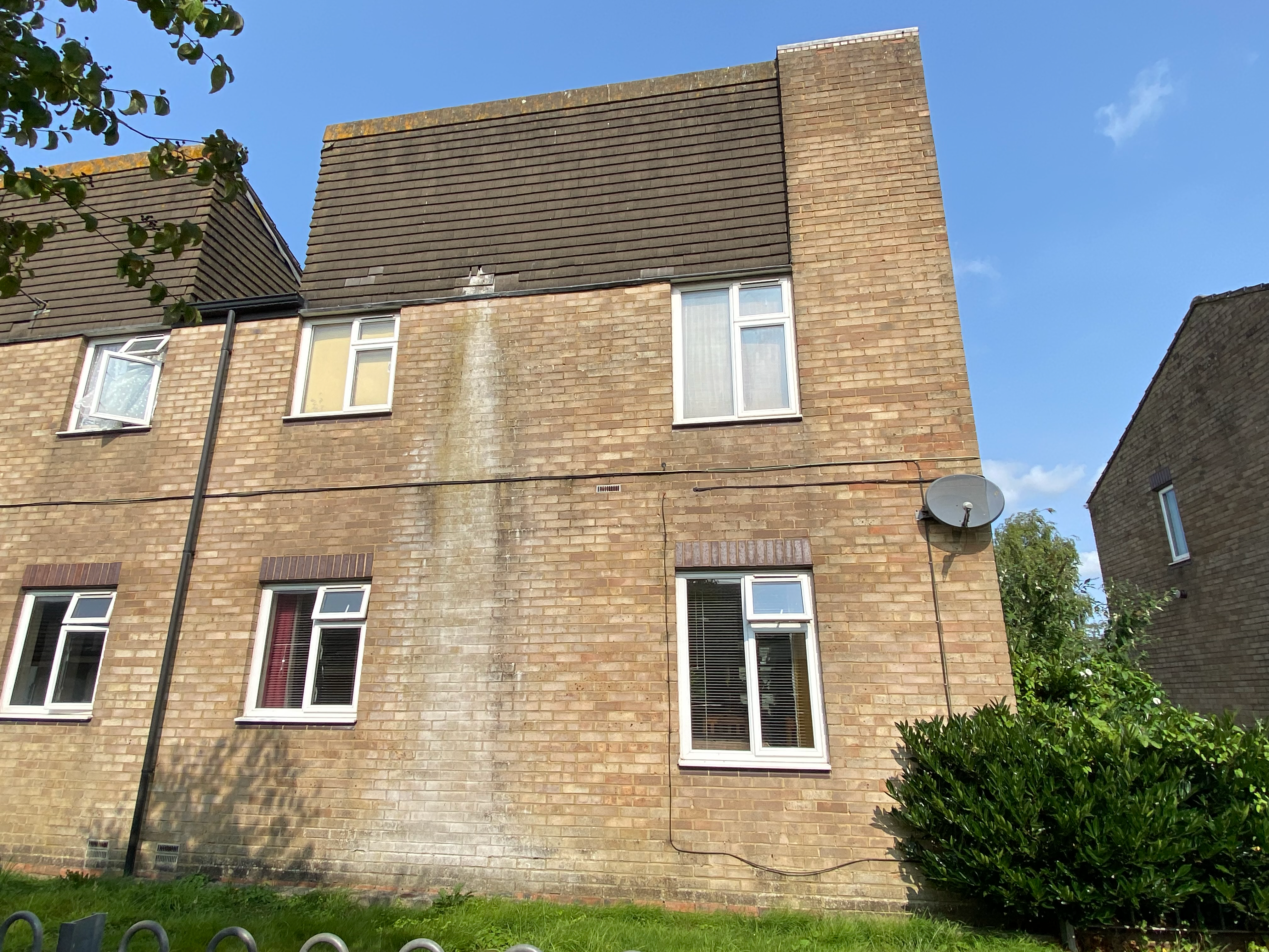 VACANT - Leasehold Self Contained First Floor Flat 