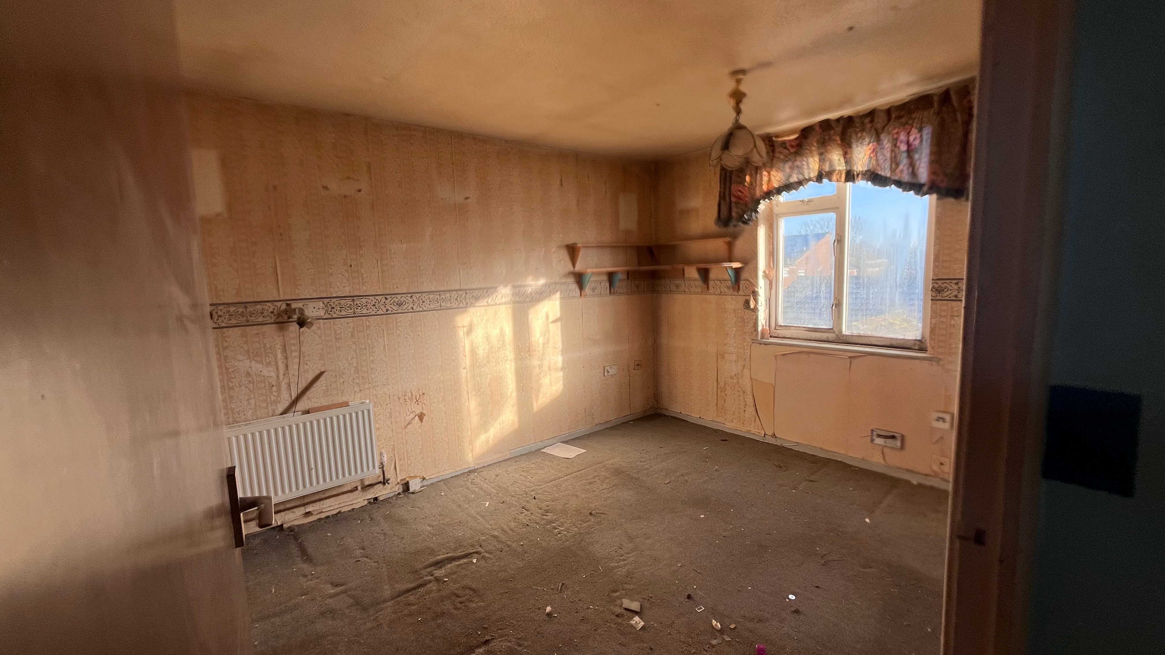 VACANT - Leasehold Self Contained First Floor Flat 