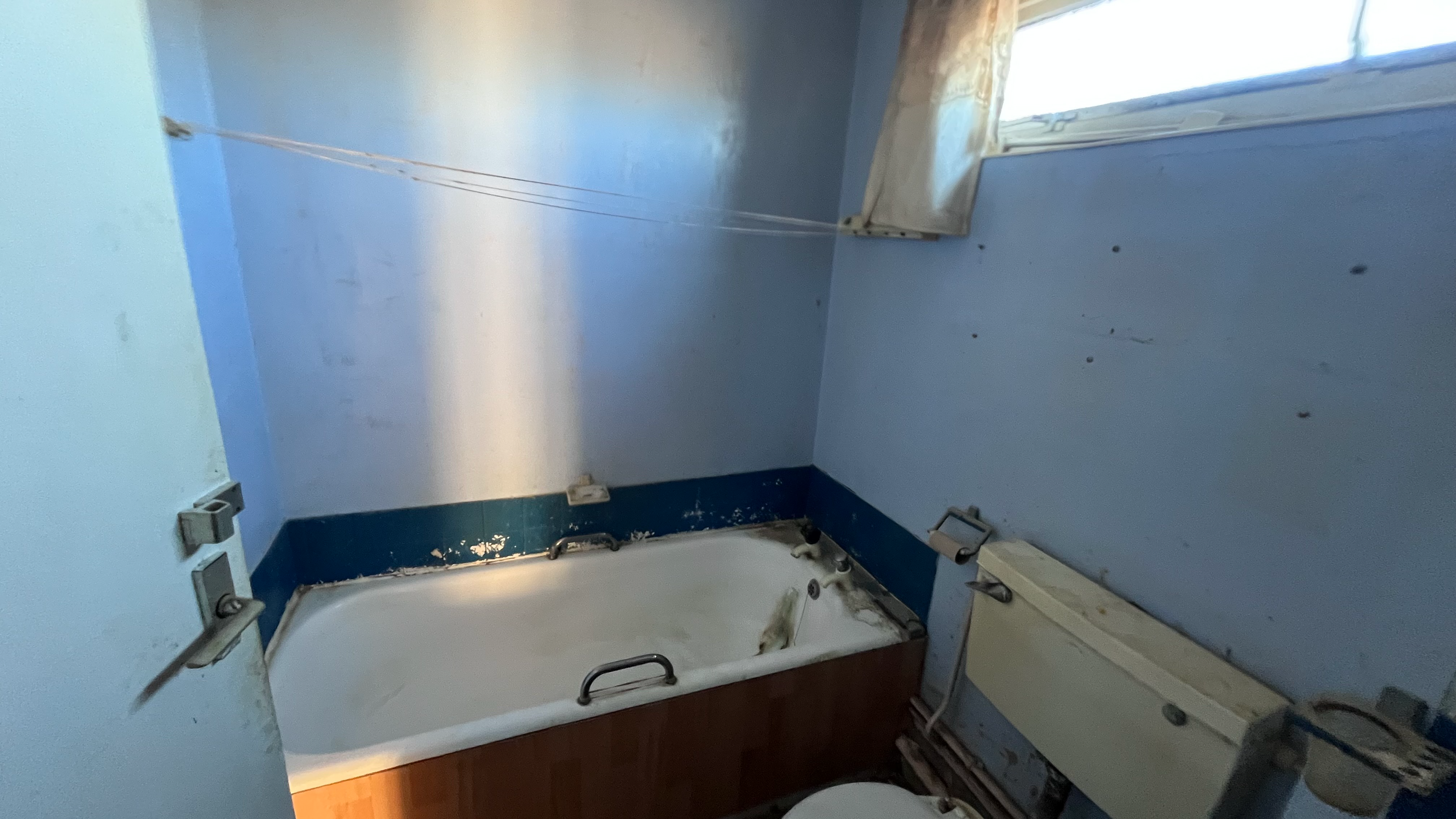 VACANT - Leasehold Self Contained First Floor Flat 