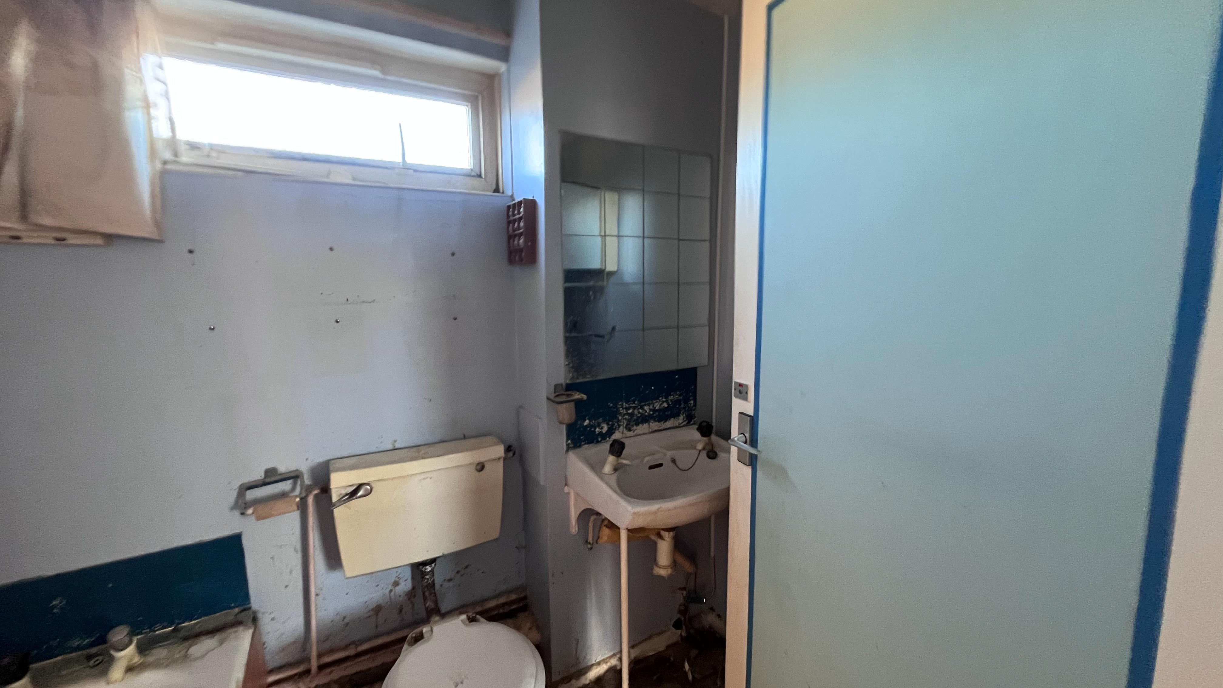 VACANT - Leasehold Self Contained First Floor Flat 