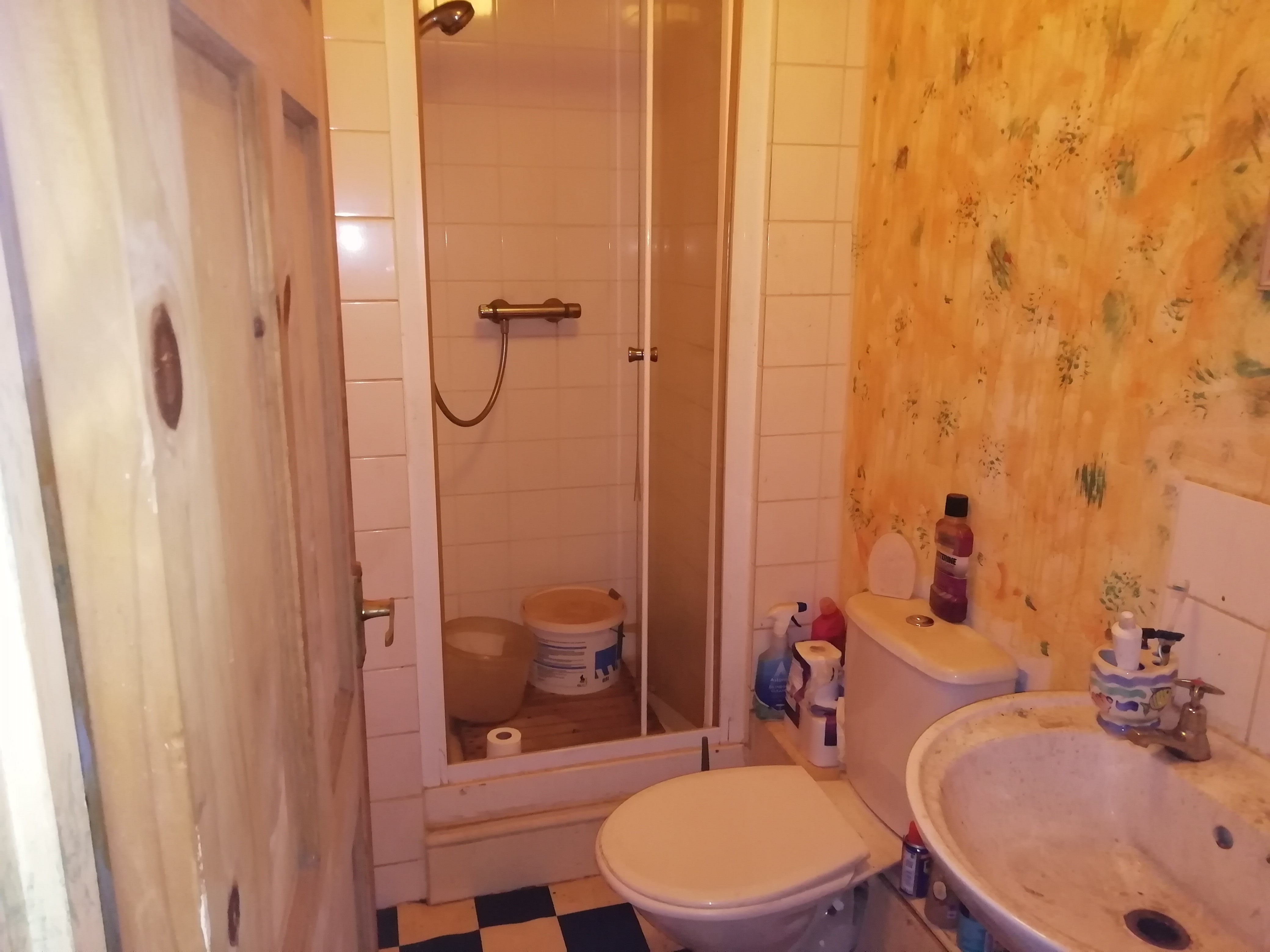 INVESTMENT - Leasehold Self Contained Second Floor Flat