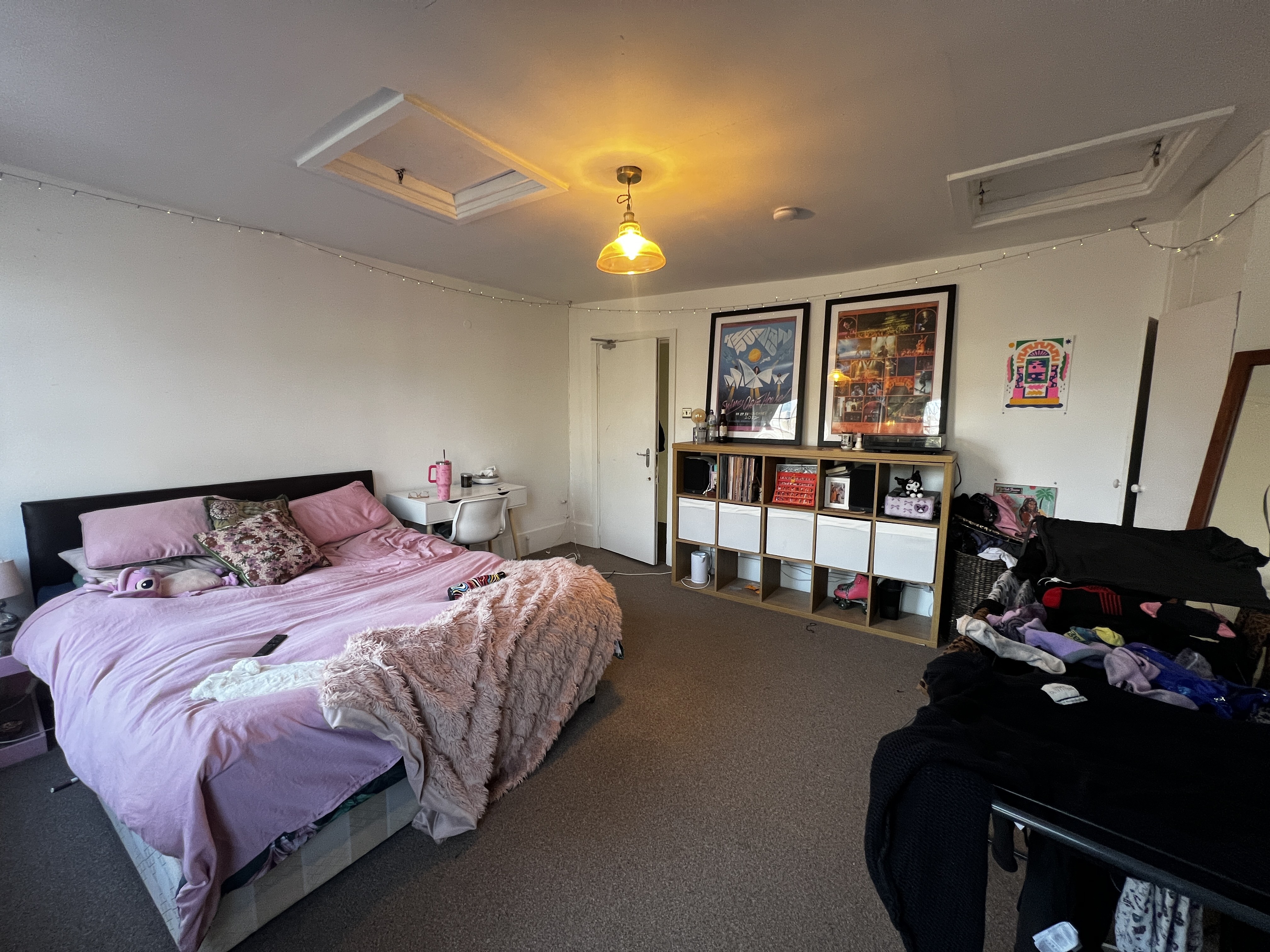 INVESTMENT - Freehold End of Terrace (HMO) Building 