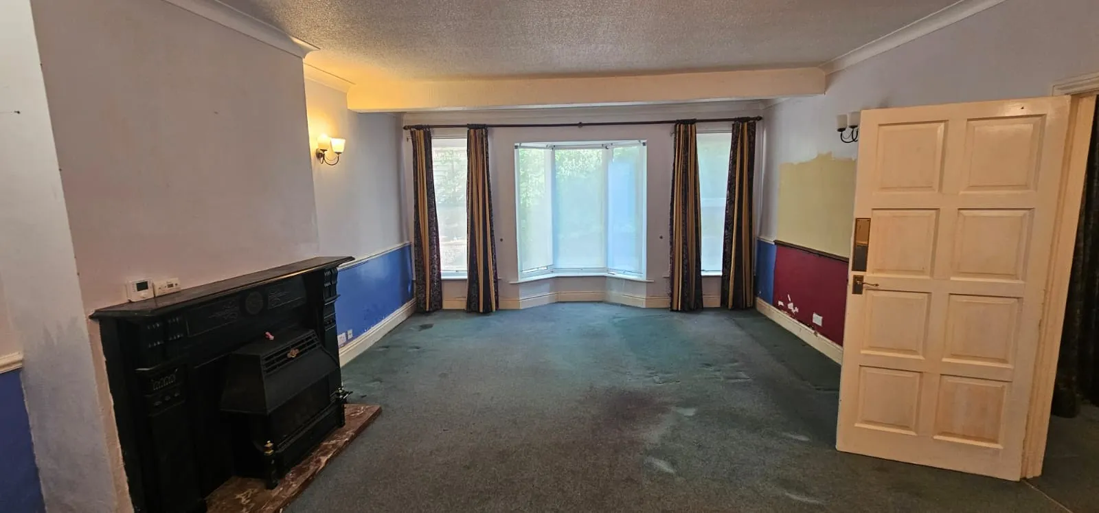 VACANT - Freehold Semi-Detached House 