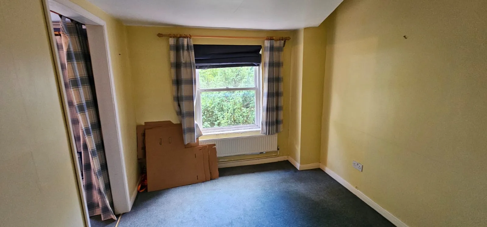 VACANT - Freehold Semi-Detached House 