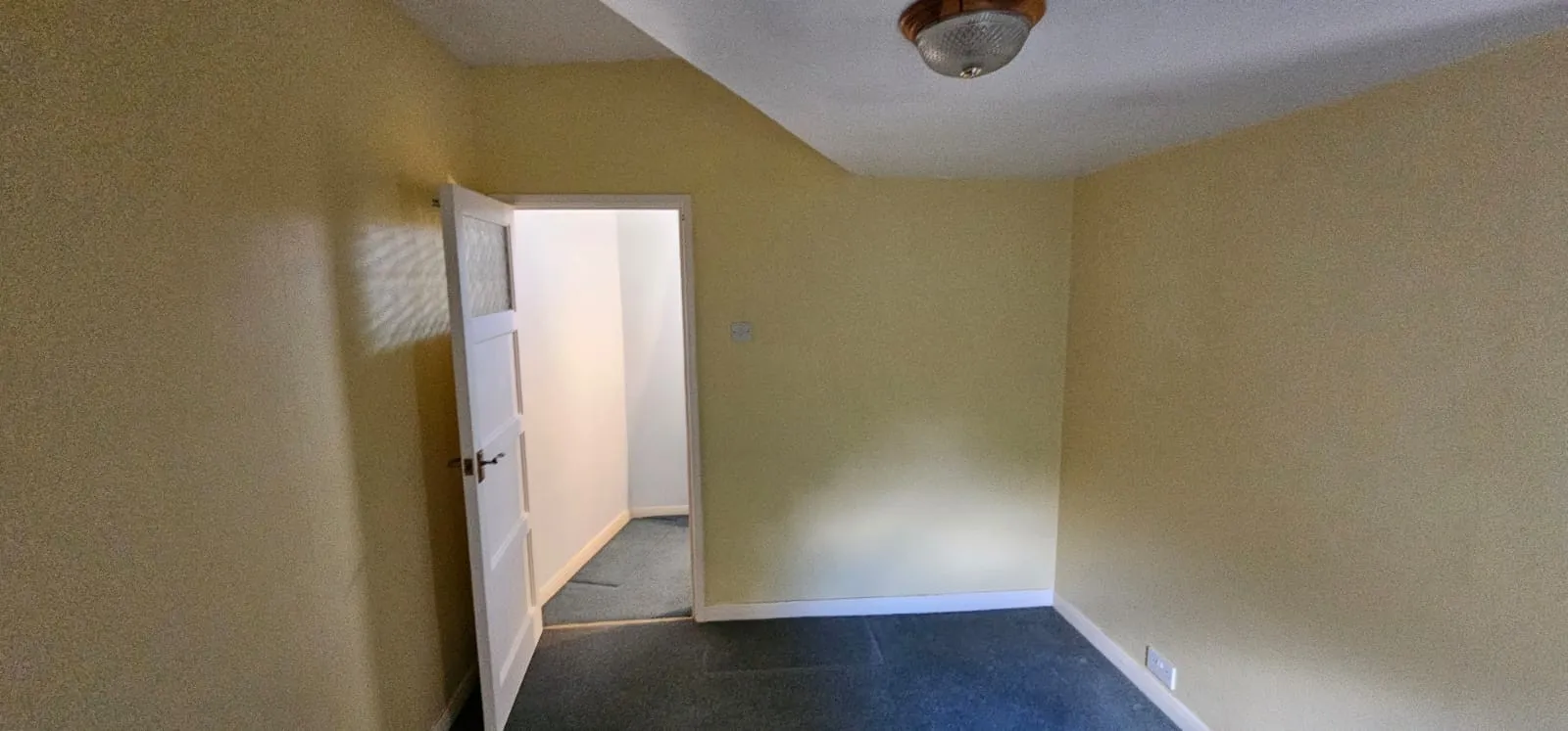 VACANT - Freehold Semi-Detached House 