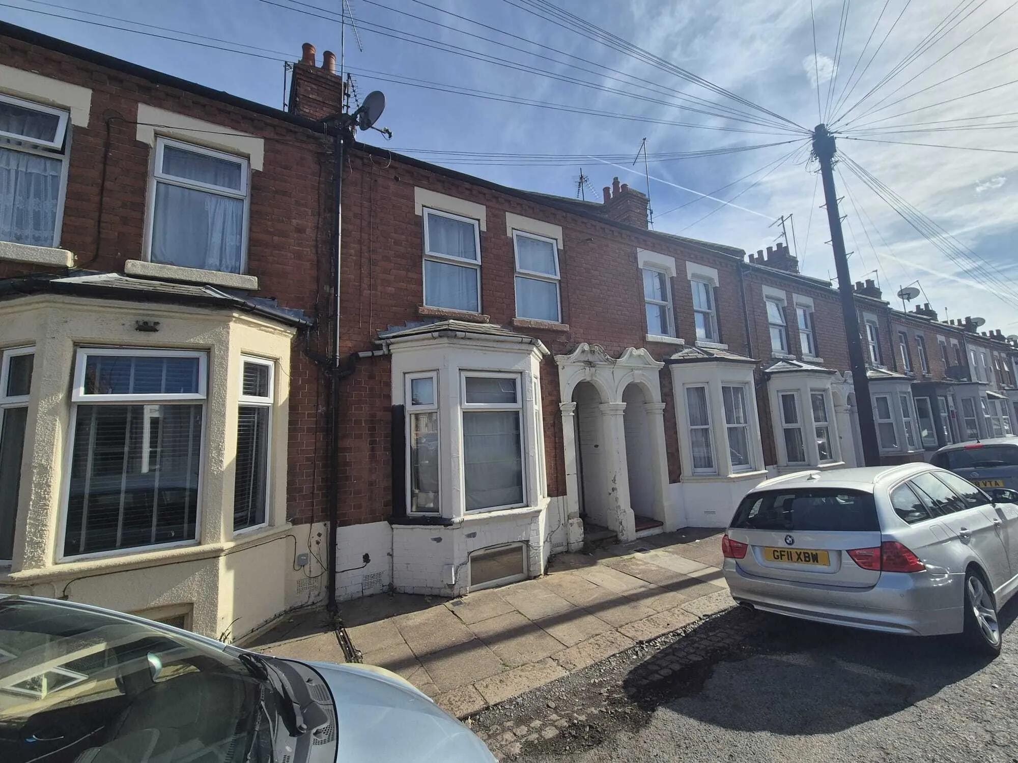 INVESTMENT - Freehold Mid Terrace House