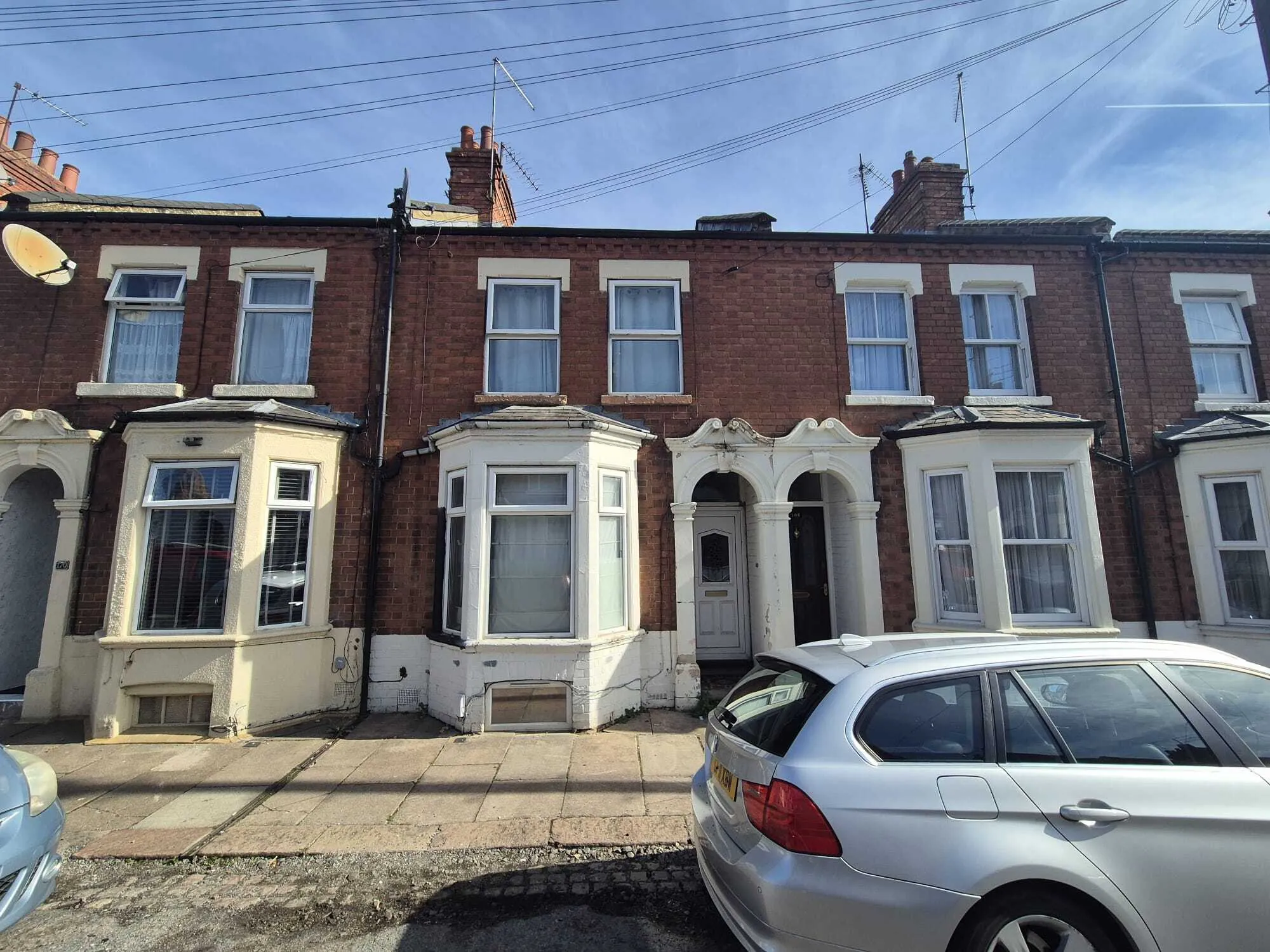 INVESTMENT - Freehold Mid Terrace House