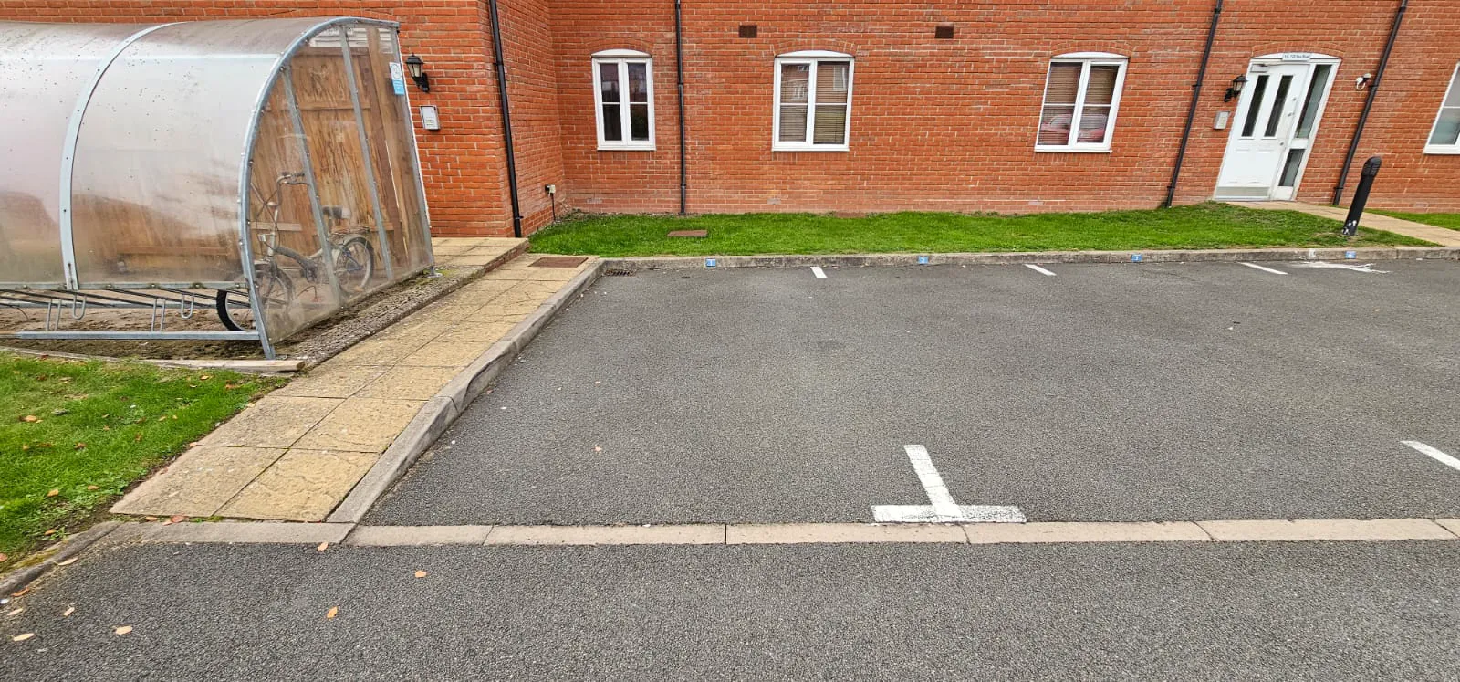 VACANT - Leasehold Self Contained Ground Floor Flat