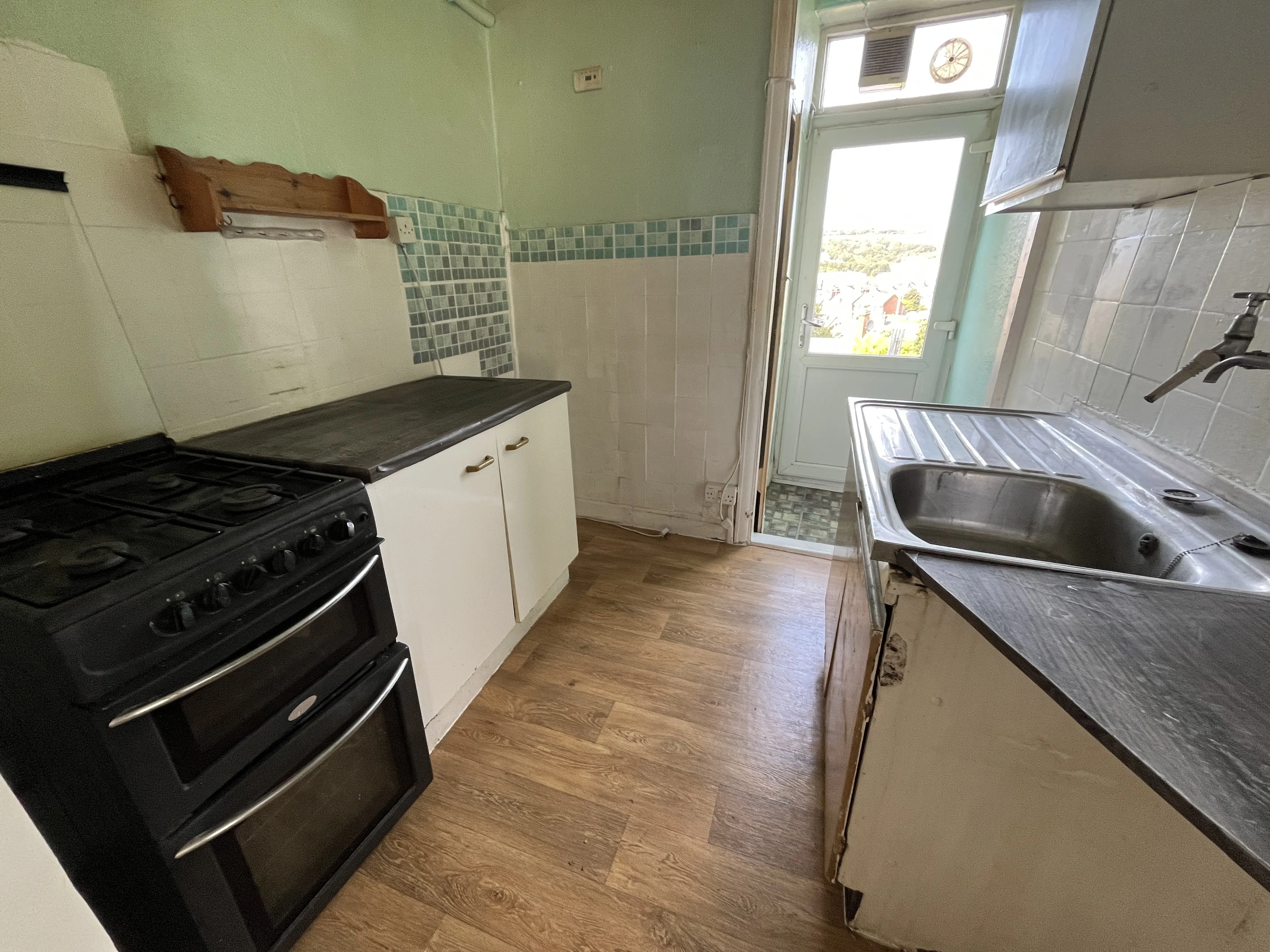 VACANT -  Long Leasehold Self Contained Ground Floor Flat with Garden