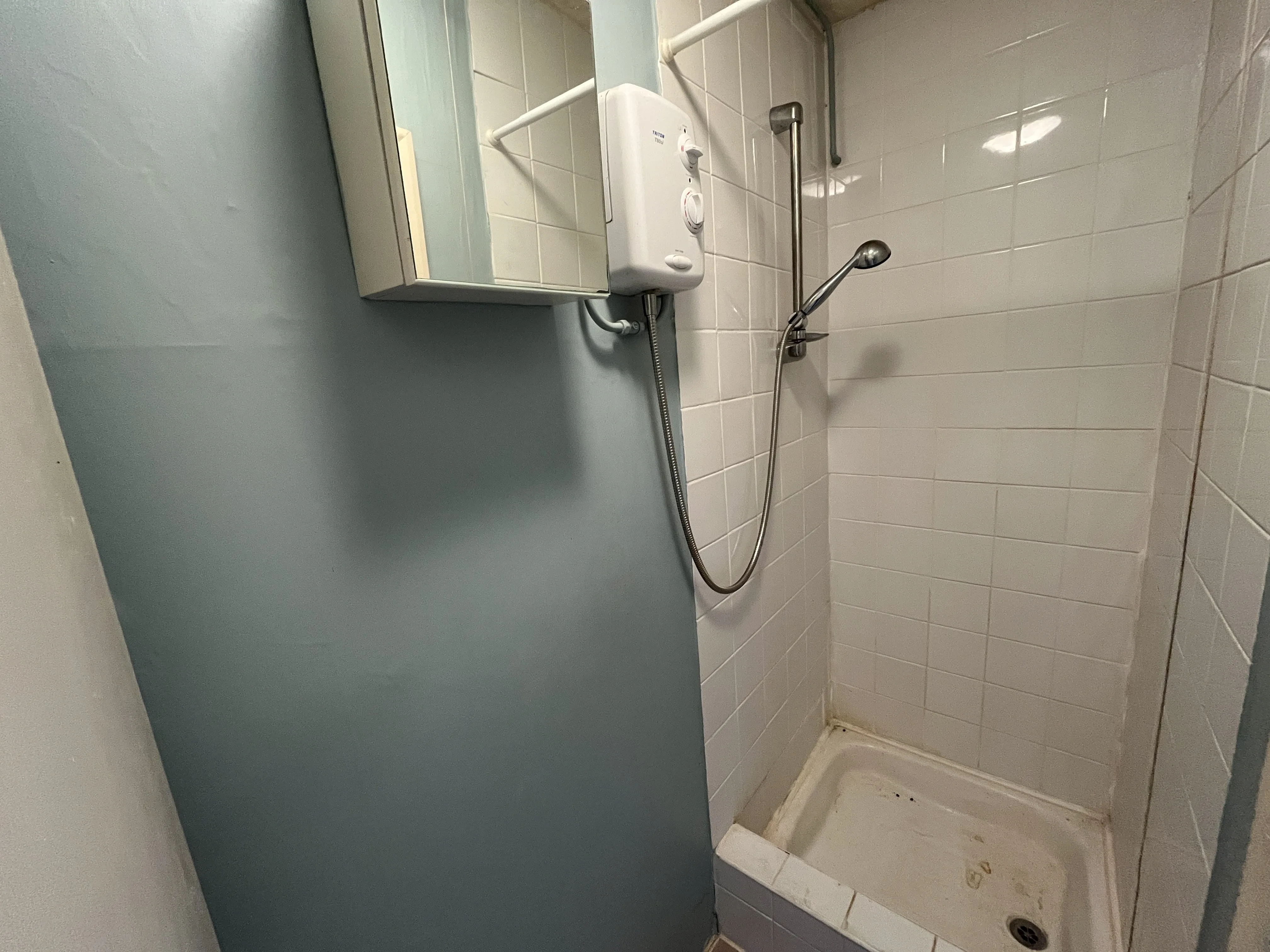 VACANT -  Long Leasehold Self Contained Ground Floor Flat with Garden