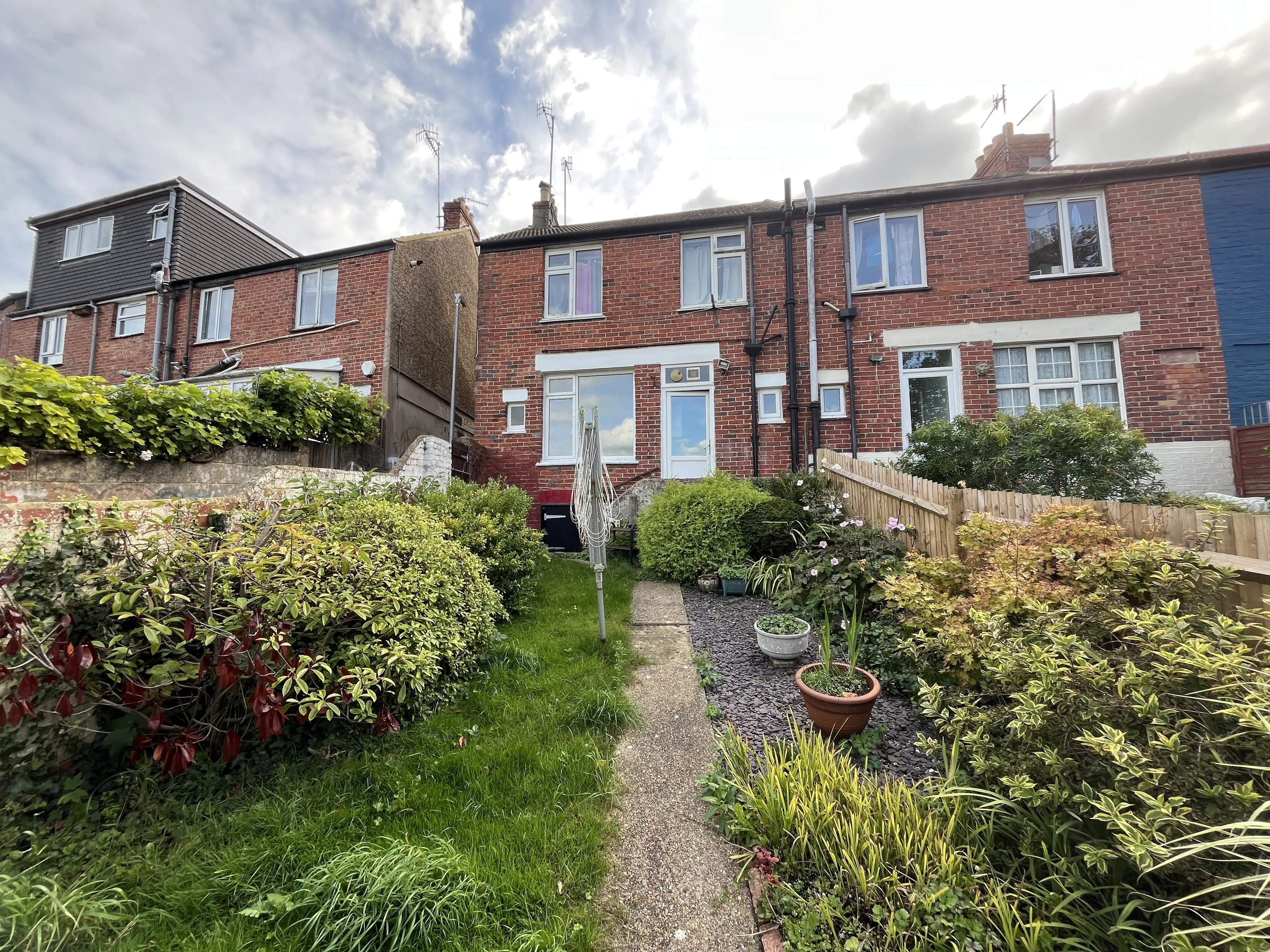 VACANT -  Long Leasehold Self Contained Ground Floor Flat with Garden