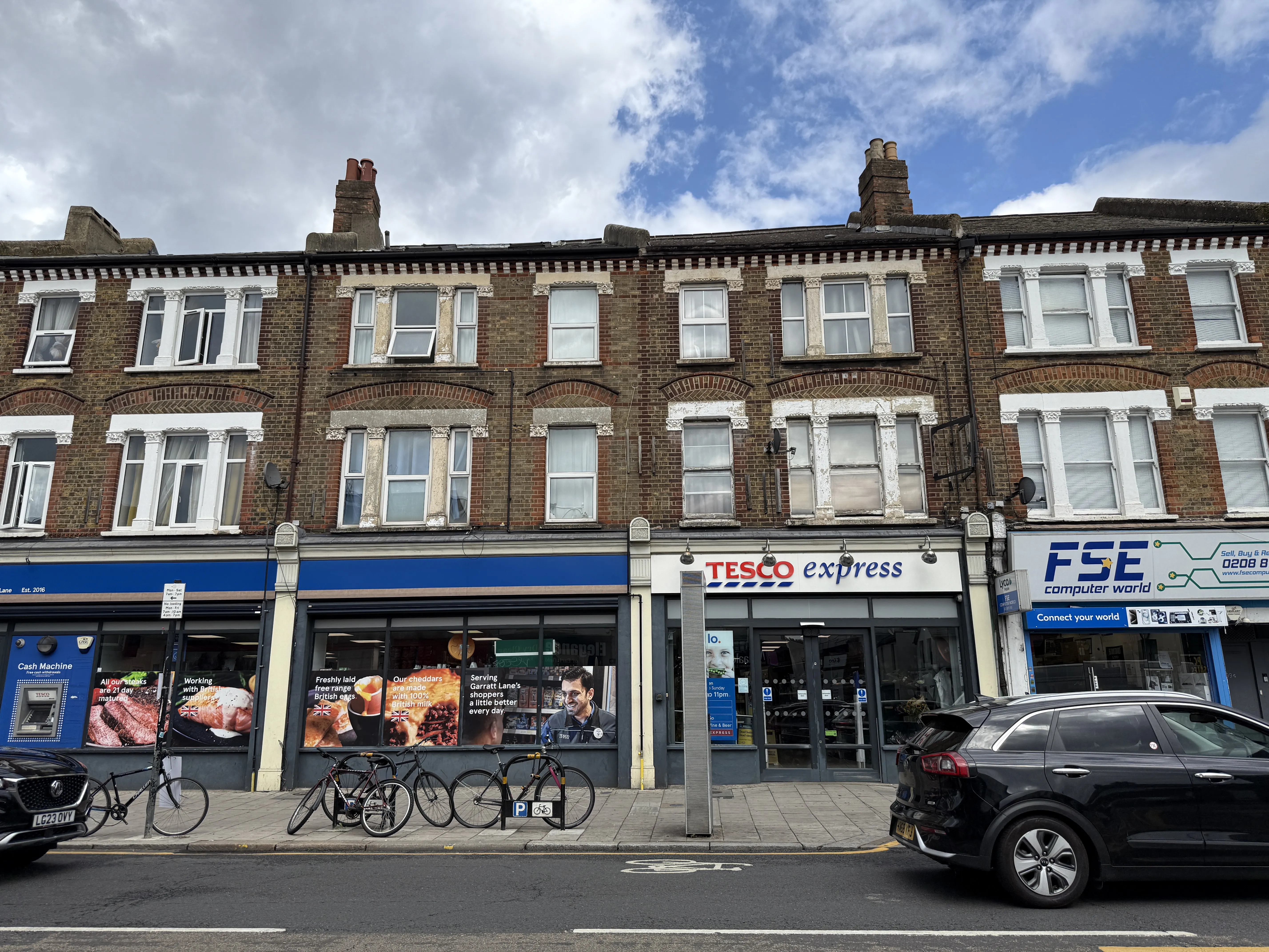 INVESTMENT - Leasehold Self Contained First Floor Flat 